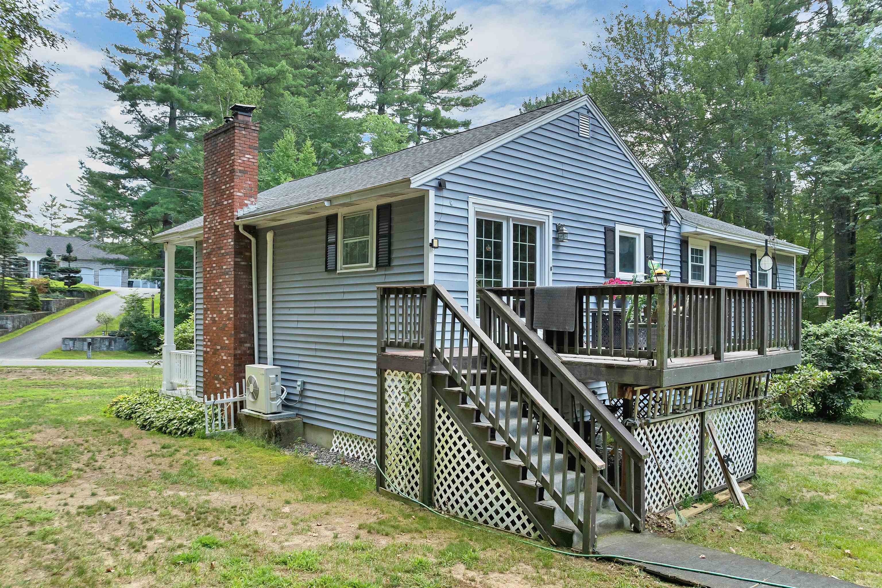 2 Forest St, Londonderry, NH 03053