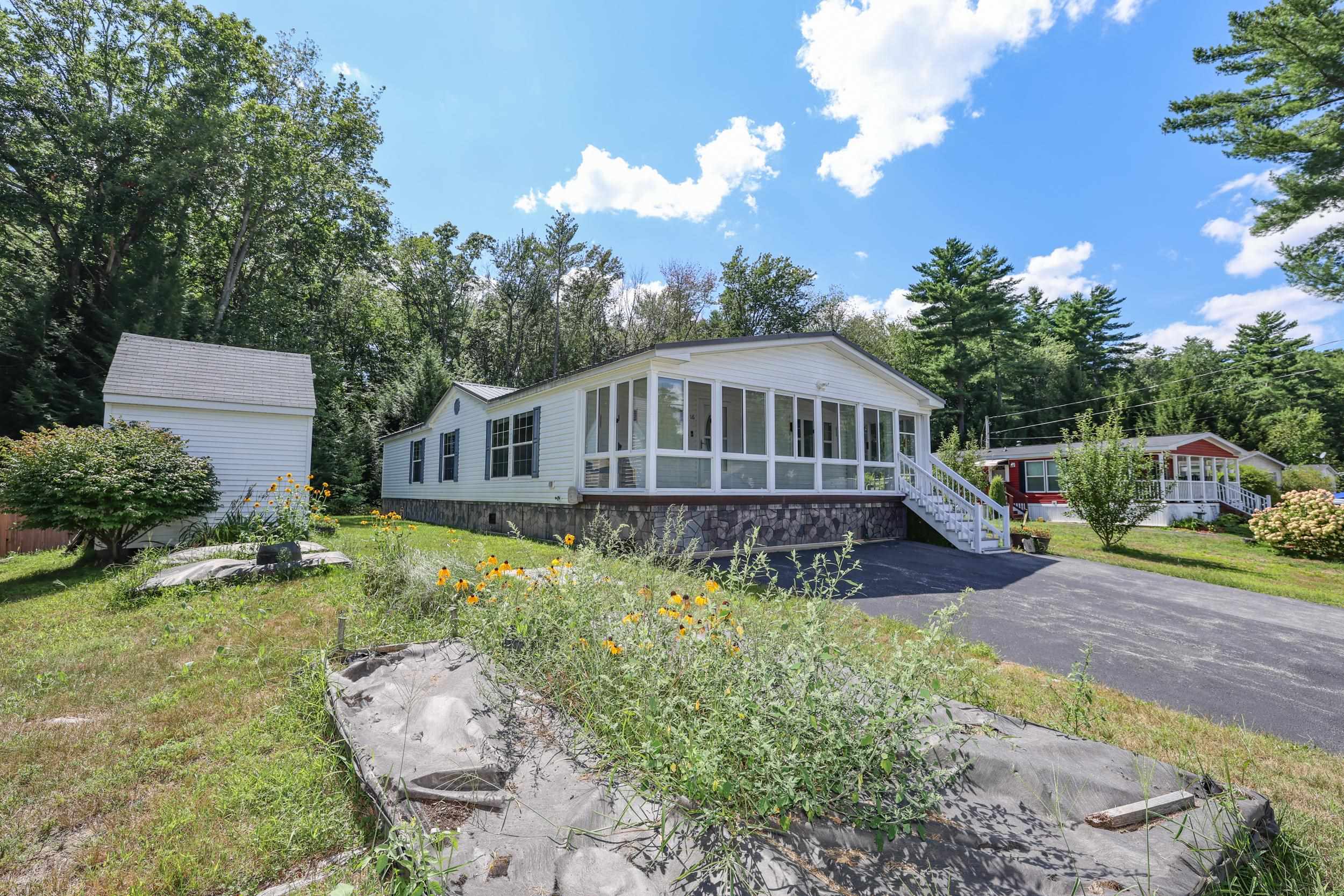 16 Roland Dr, Allenstown, NH 03275