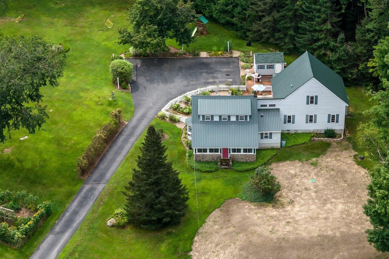 32 Flutter St, Nottingham, NH 03290