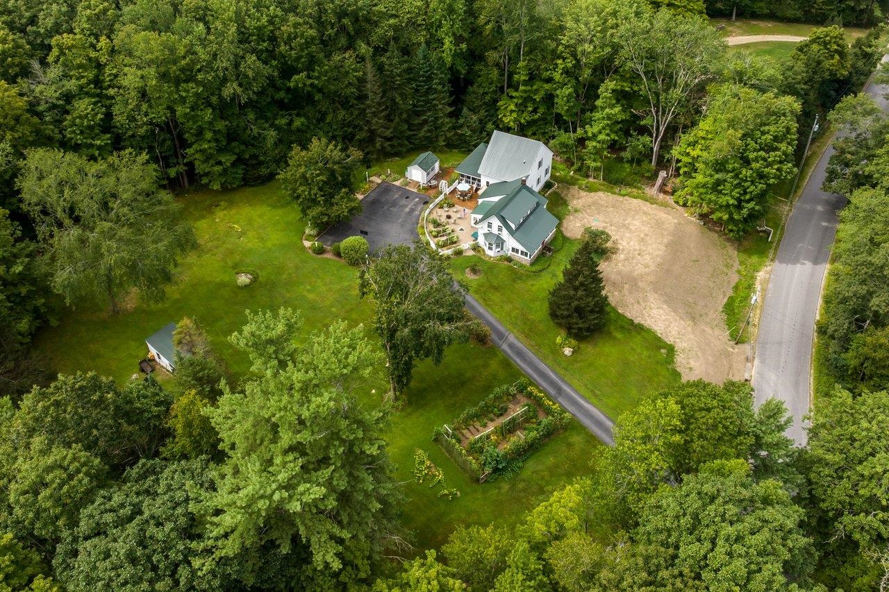 32 Flutter St, Nottingham, NH 03290