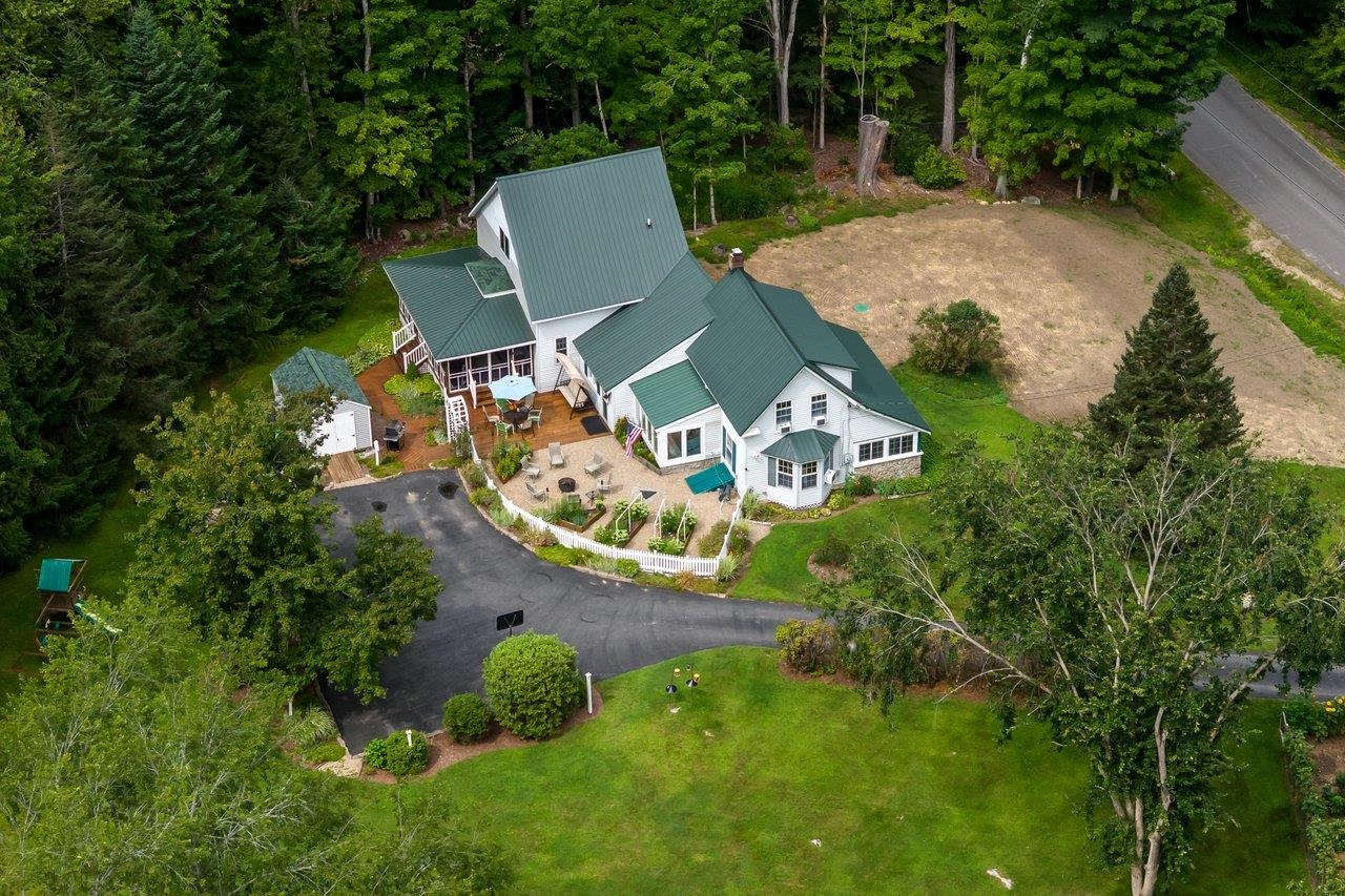32 Flutter St, Nottingham, NH 03290