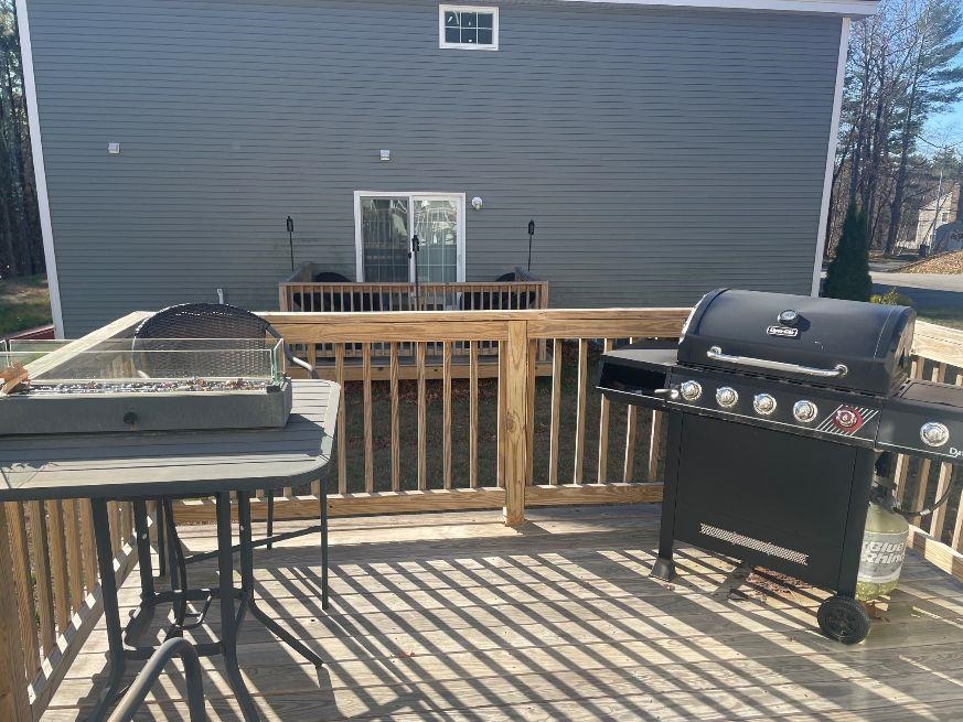 28 Campbell Dr #B, Hampton, NH 03842