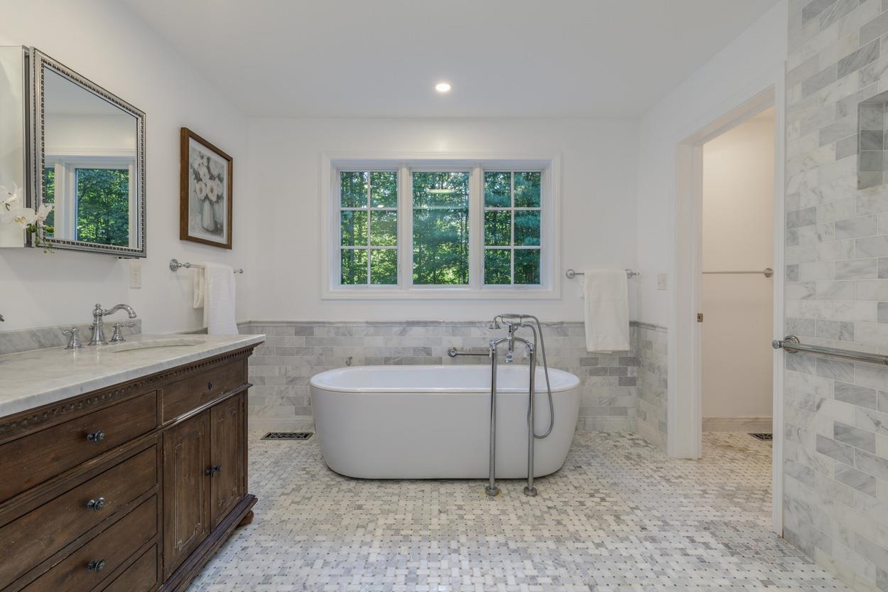 Toto cast iron soaking tub