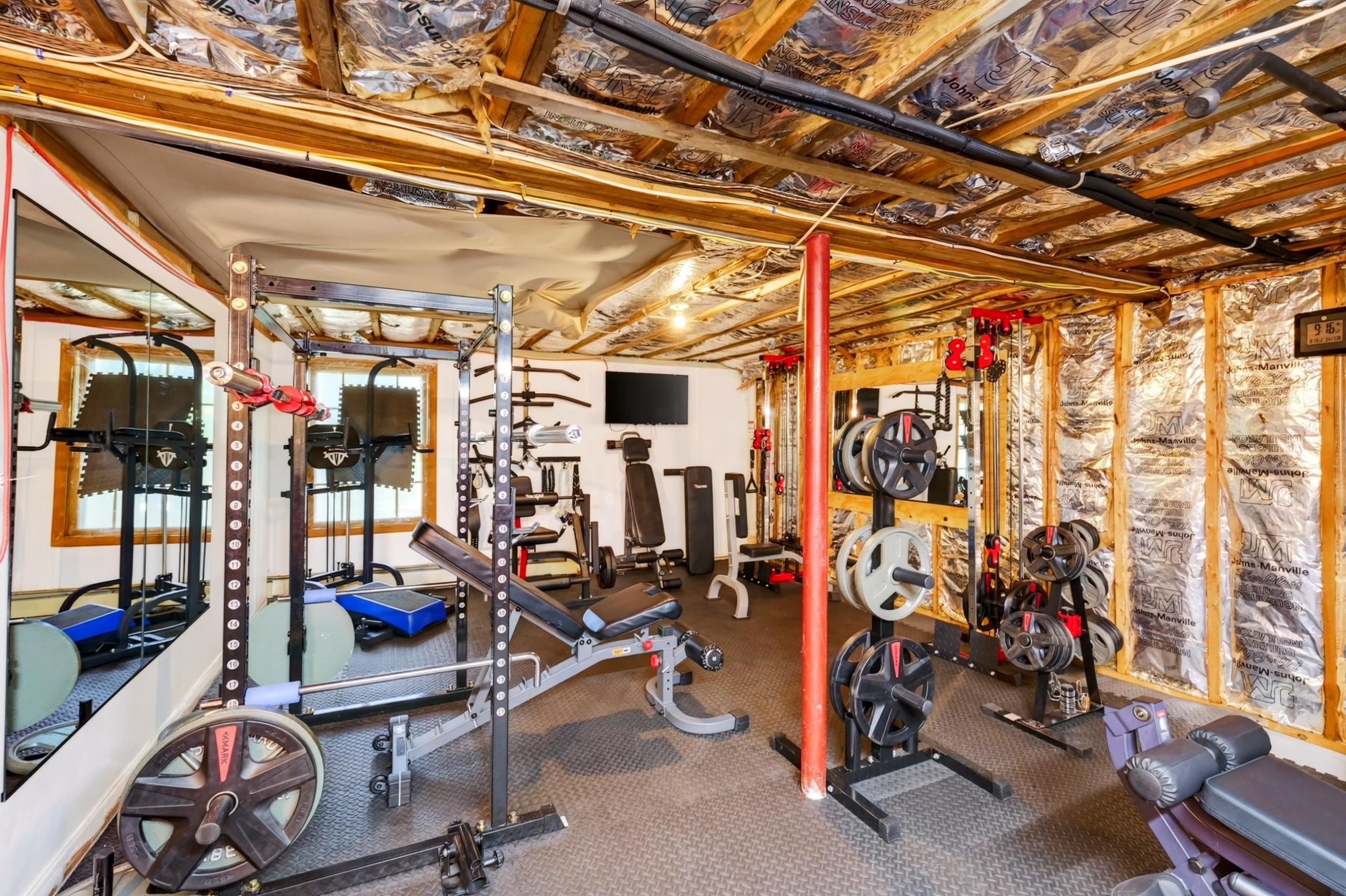532 Oak St, Manchester, NH 03104