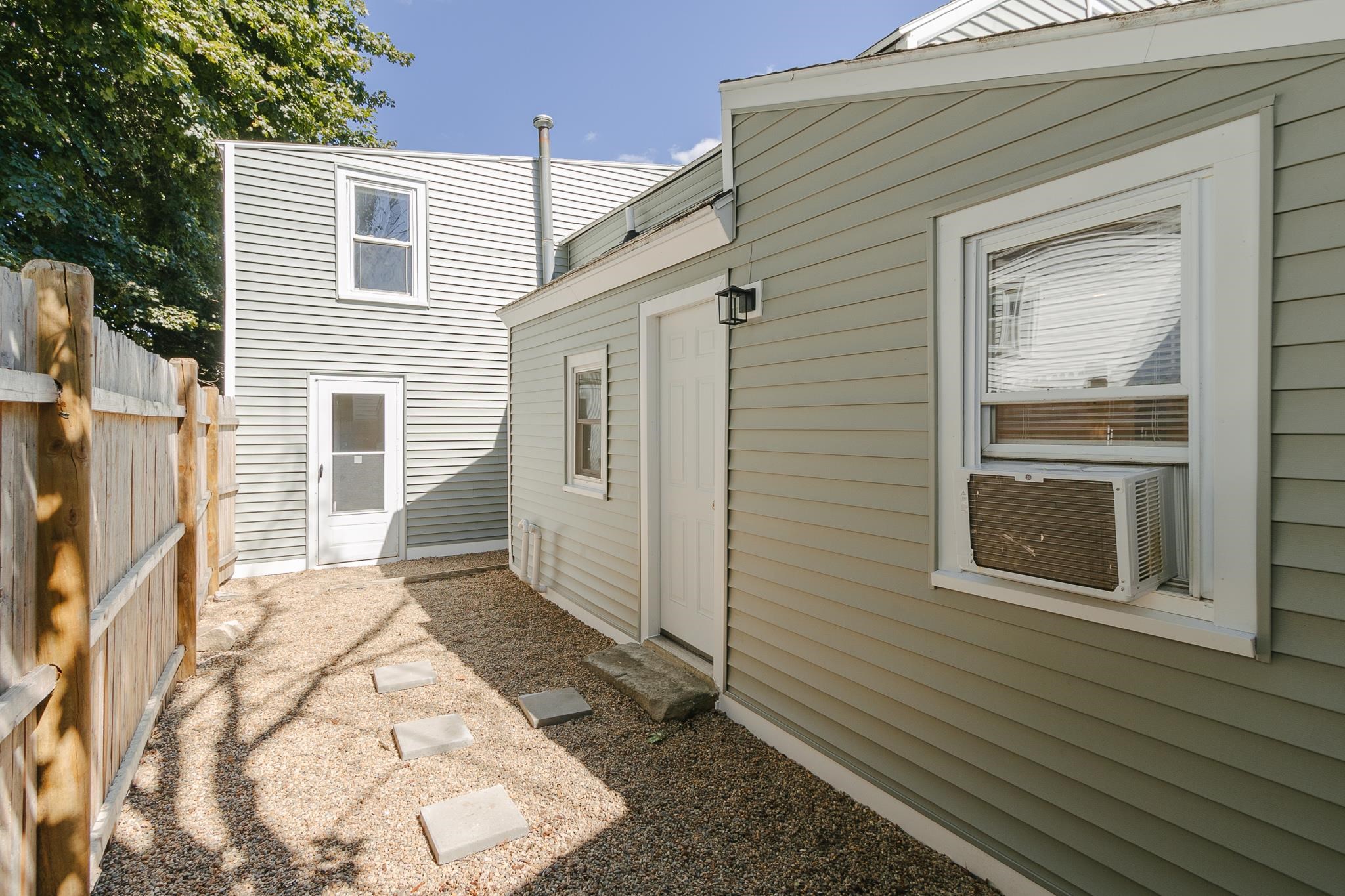 4-6 Foster Ct, Nashua, NH 03064