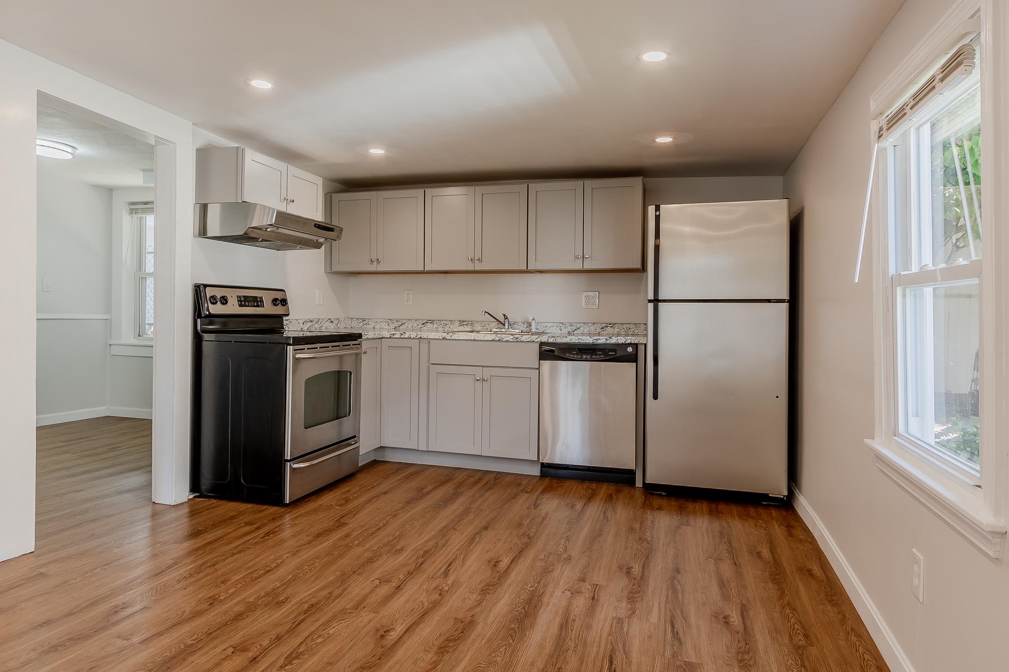 4-6 Foster Ct, Nashua, NH 03064