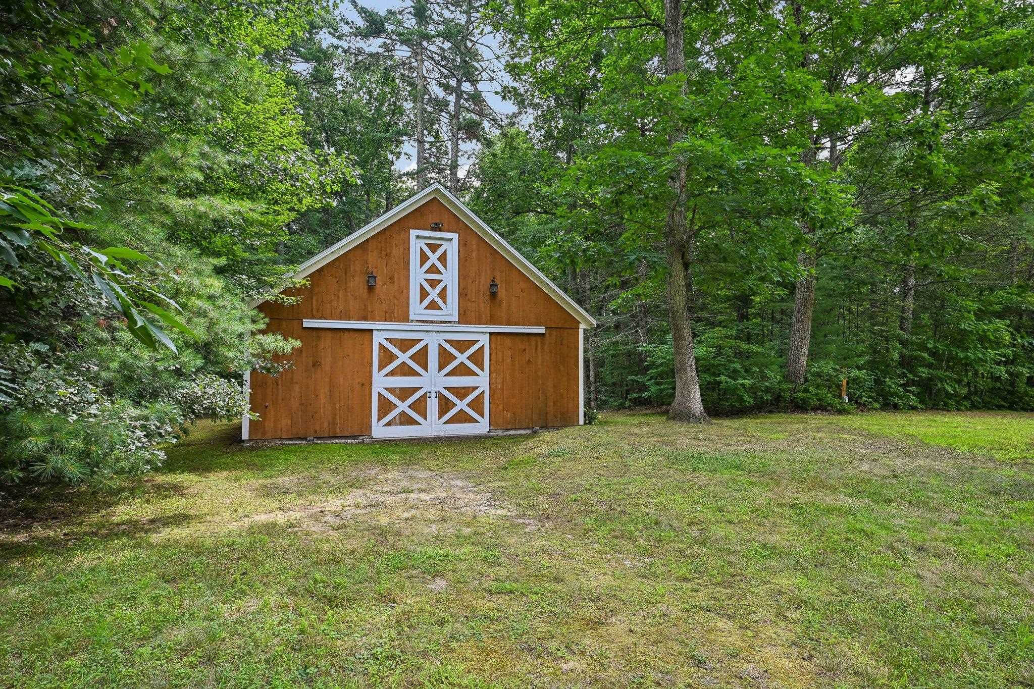 9A Burns Rd, Pelham, NH 03076