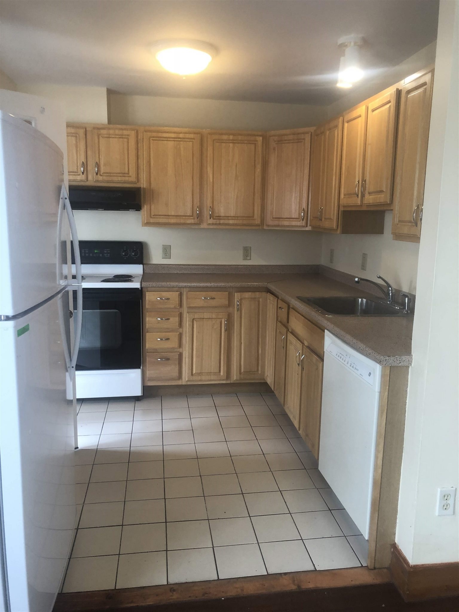 17 Elm Ct, Portsmouth, NH 03801