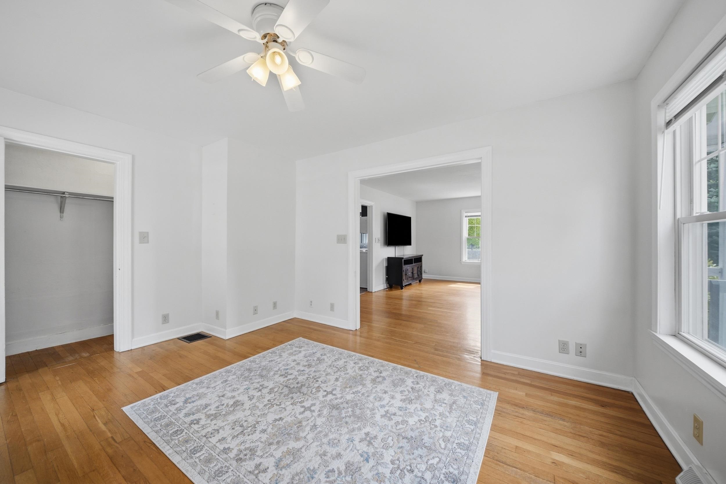 3 Buswell St, Hudson, NH 03051