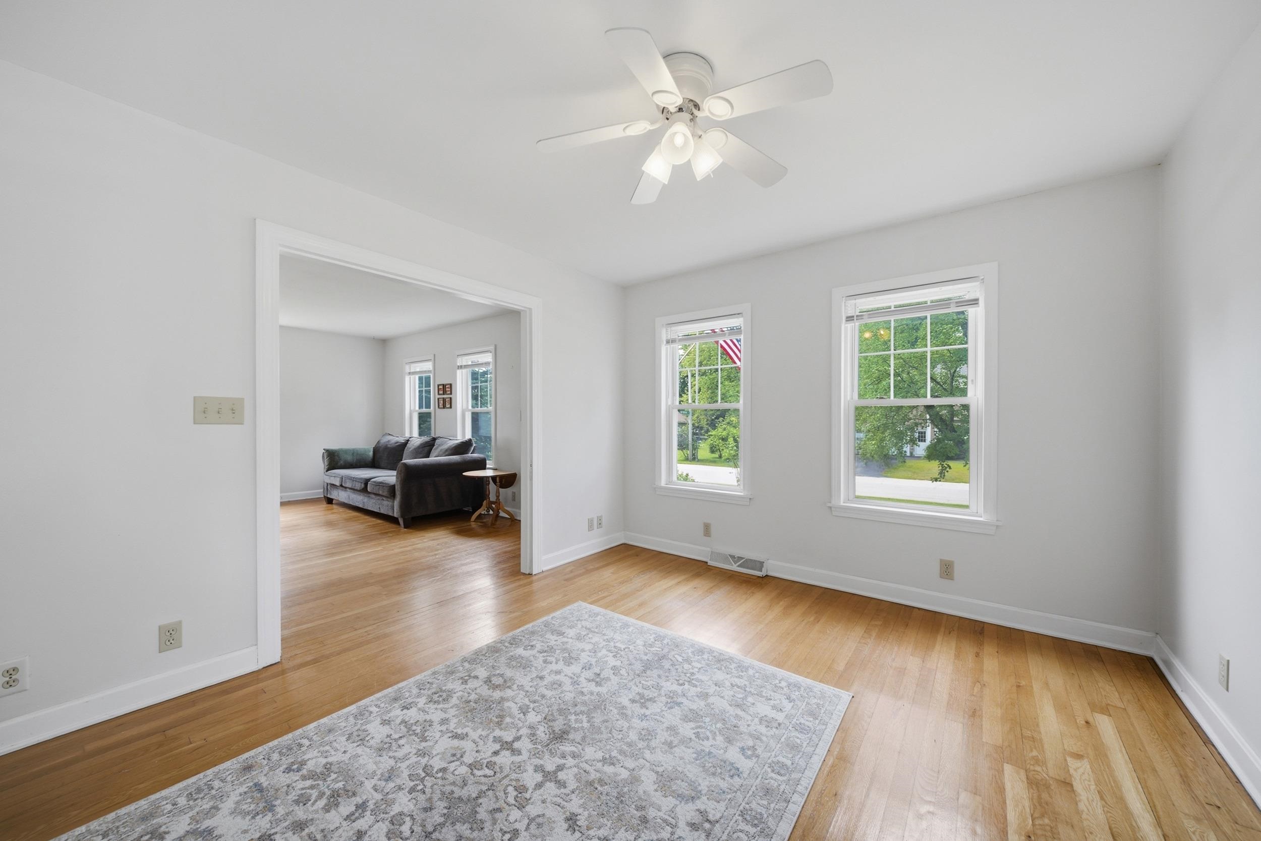 3 Buswell St, Hudson, NH 03051
