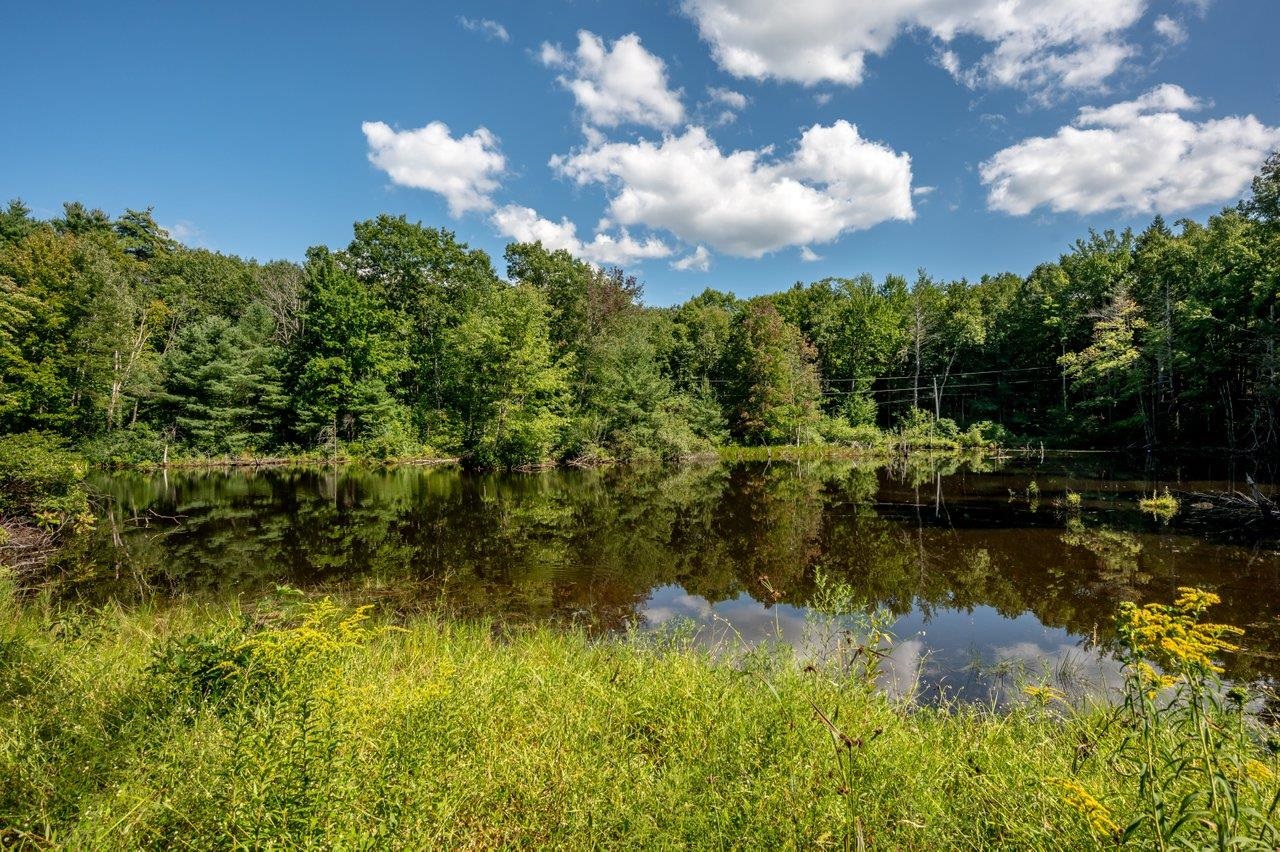 41 Demeritt Ave, Lee, NH 03861