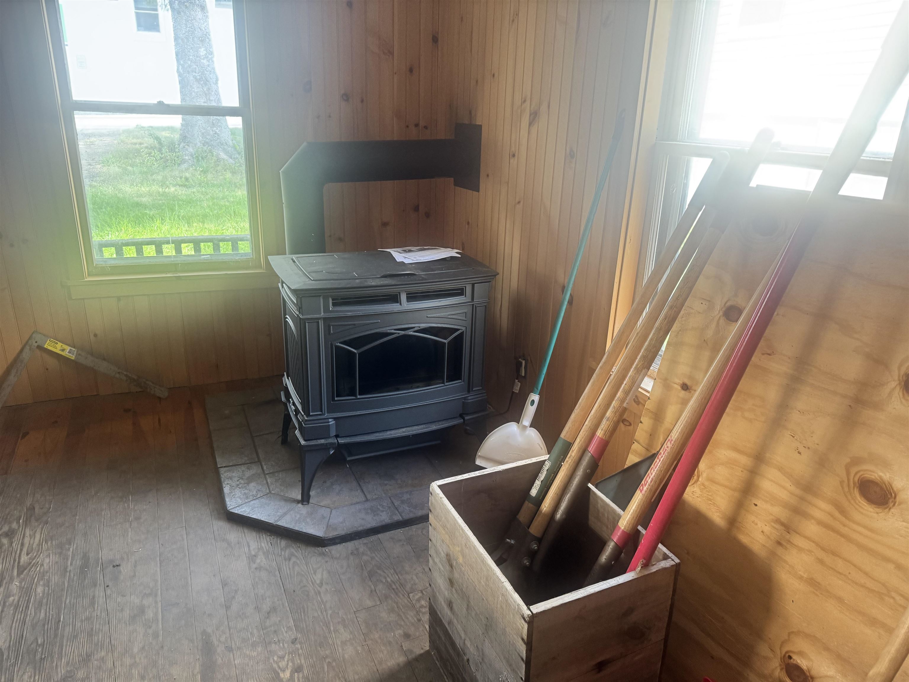 25 Mill St, Ashland, NH 03217
