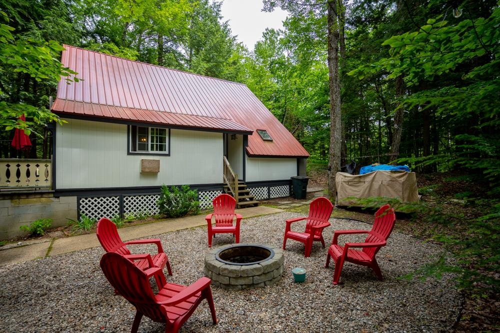 95 Eidelweiss Dr, Madison, NH 03849