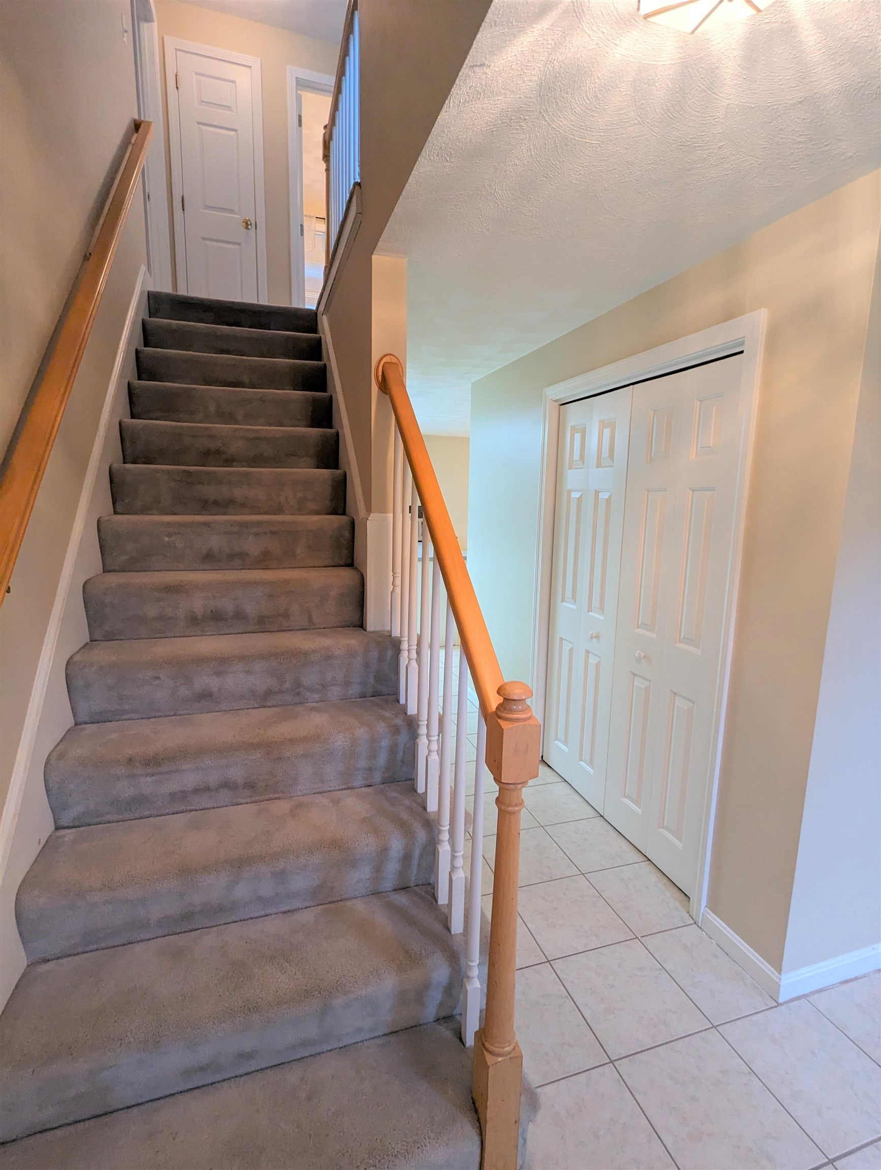 17 Cottonwood Rd, Plaistow, NH 03865