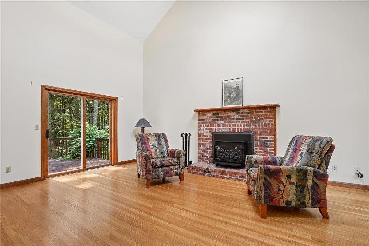 10 Standish Way, Amherst, NH 03031