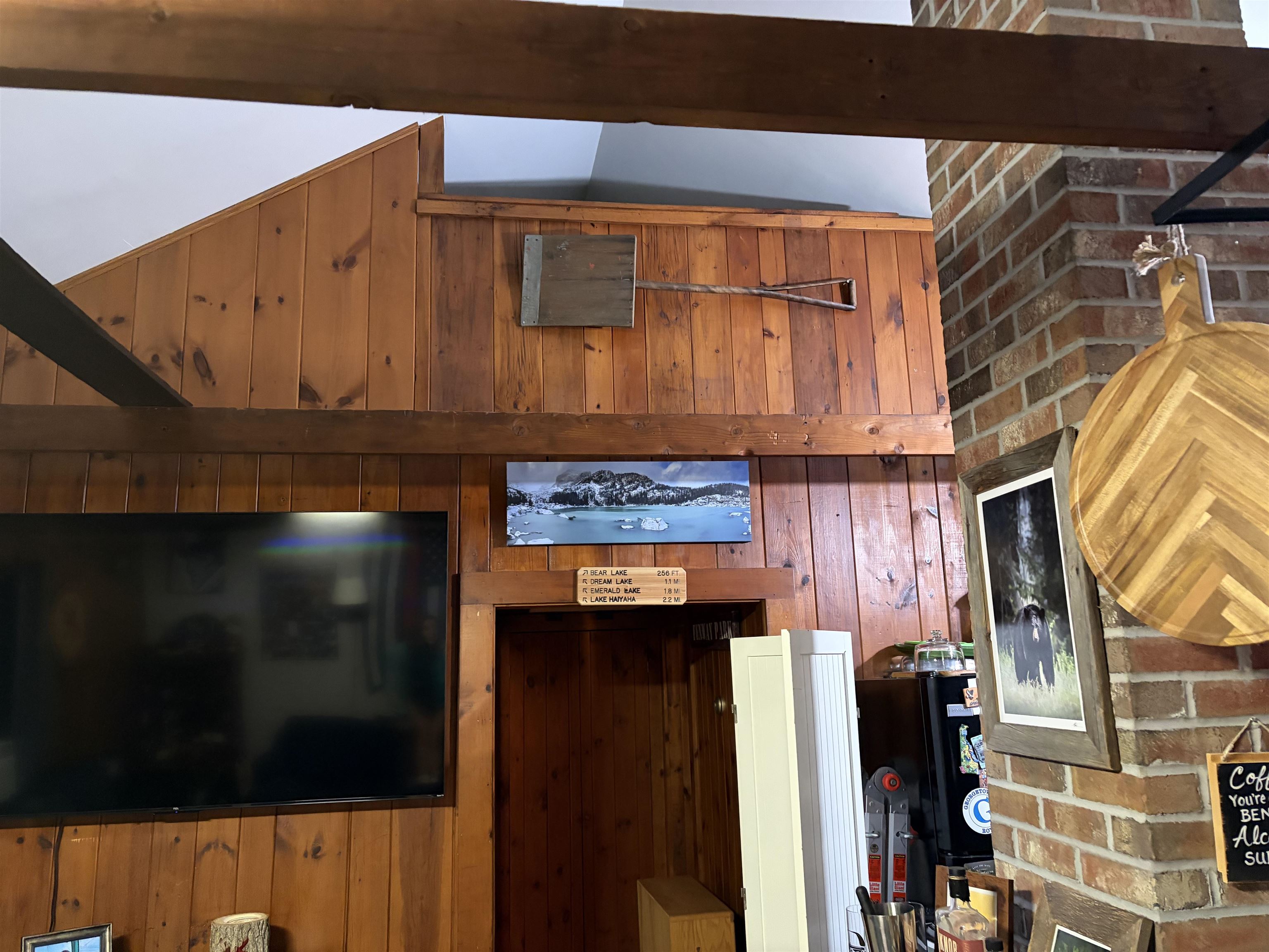 22 Twin Mountain Rd, Whitefield, NH 03598