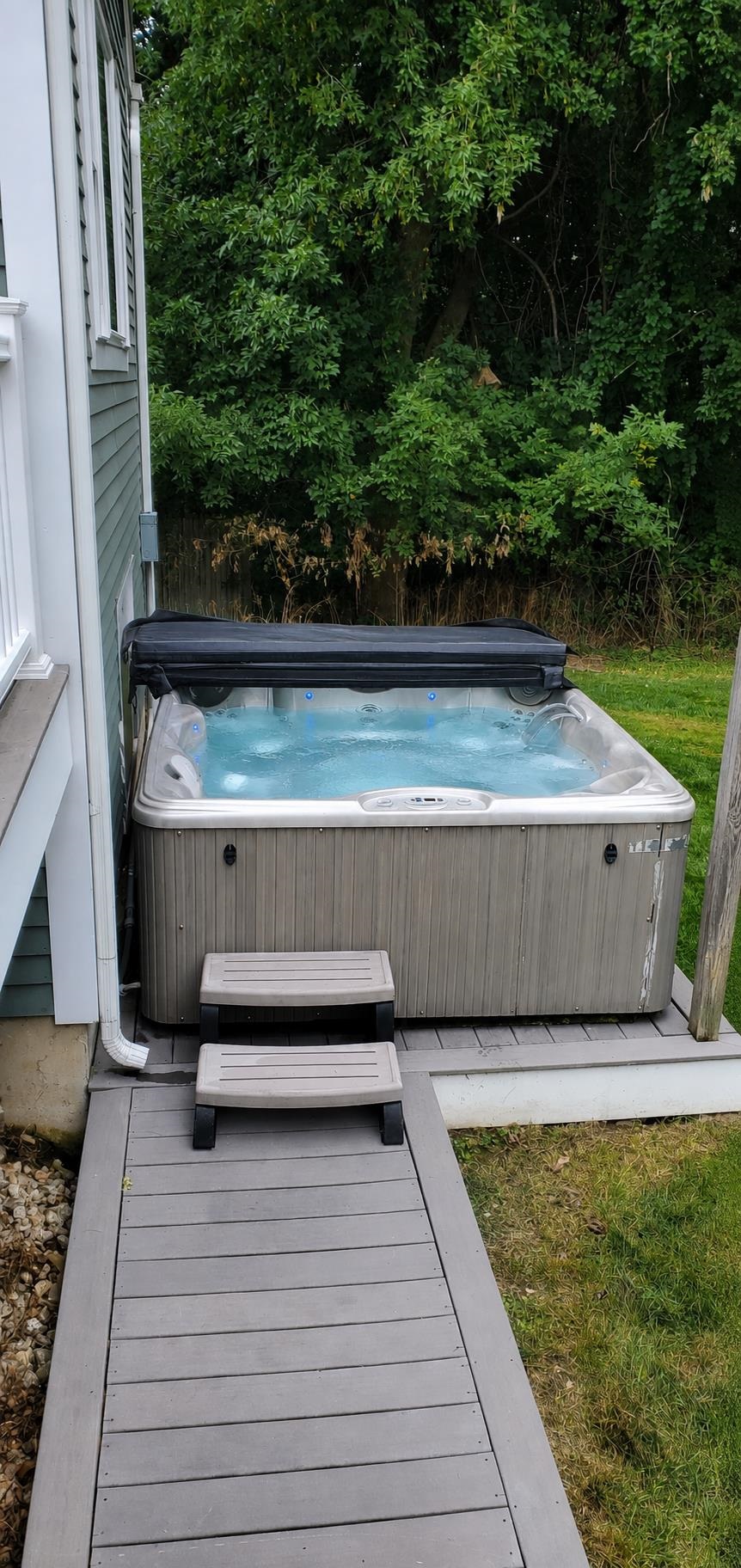 8 Mulligan Dr, Dover, NH 03820