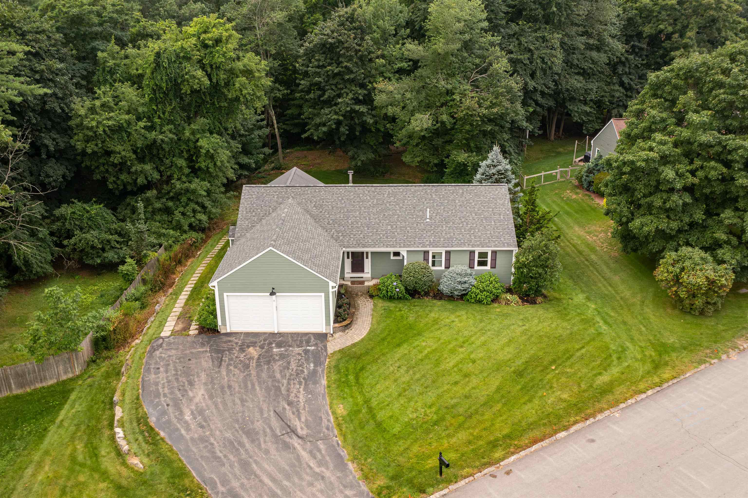 8 Mulligan Dr, Dover, NH 03820