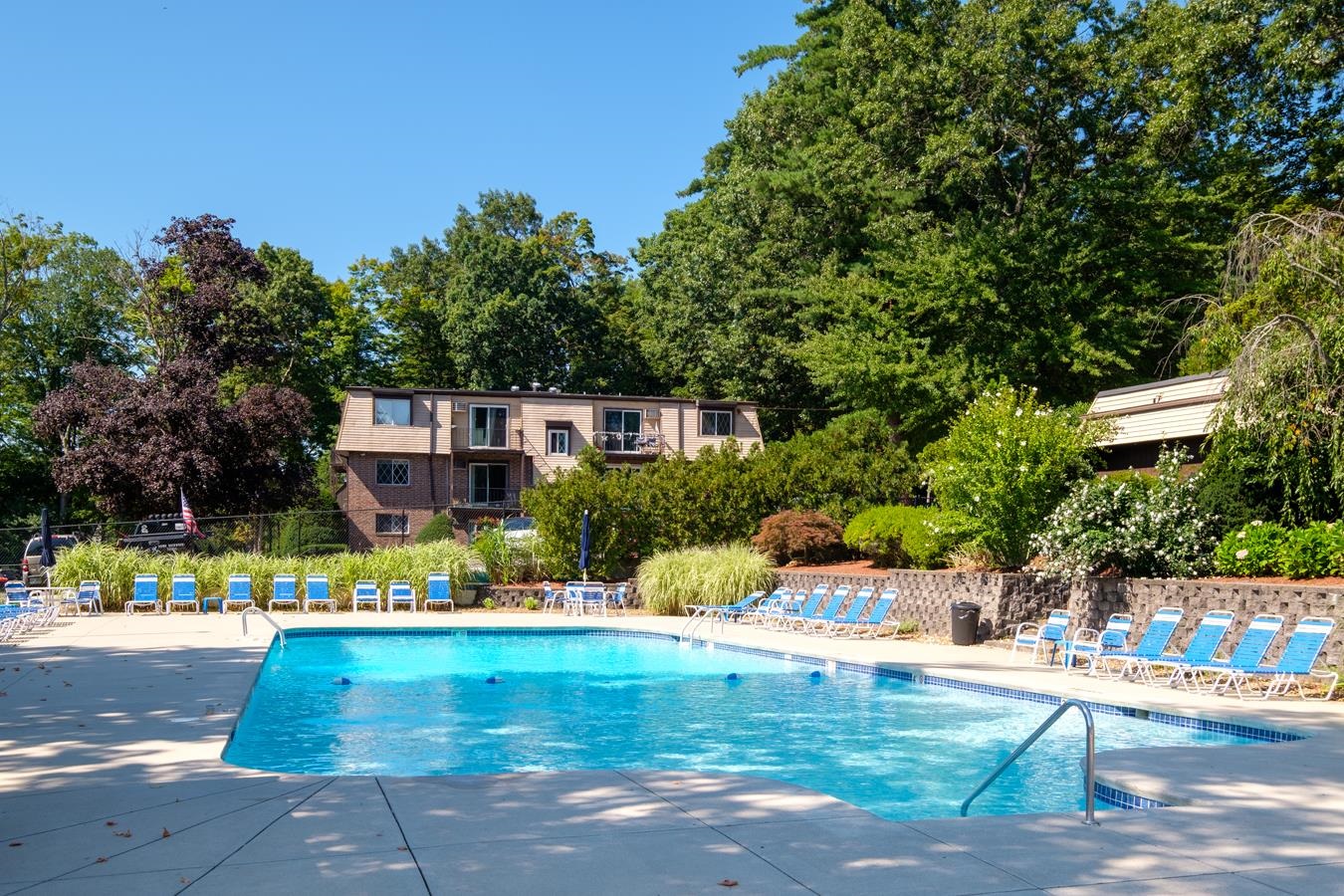 Photo 22 of 27