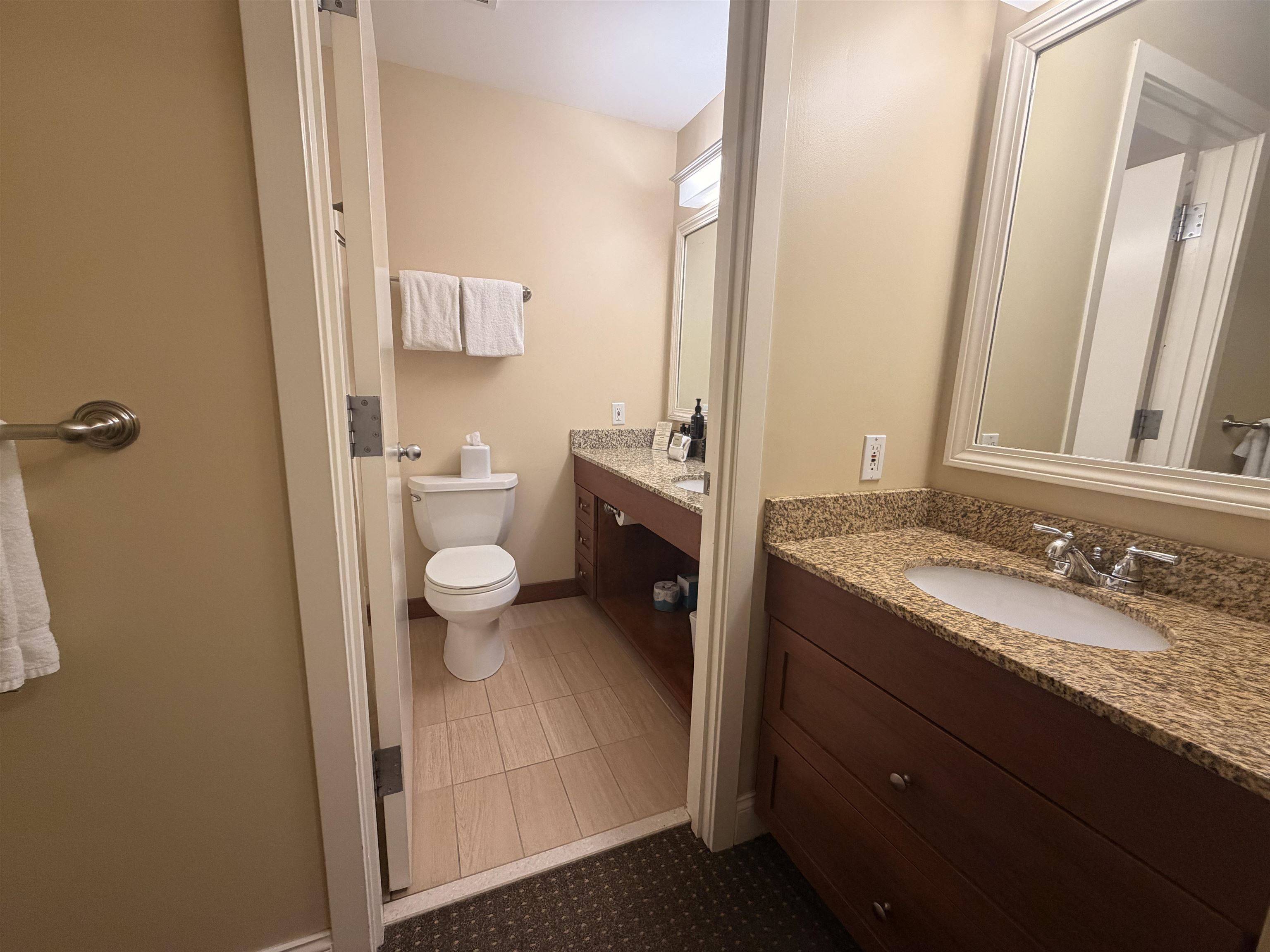 2 full bathrooms 26029198