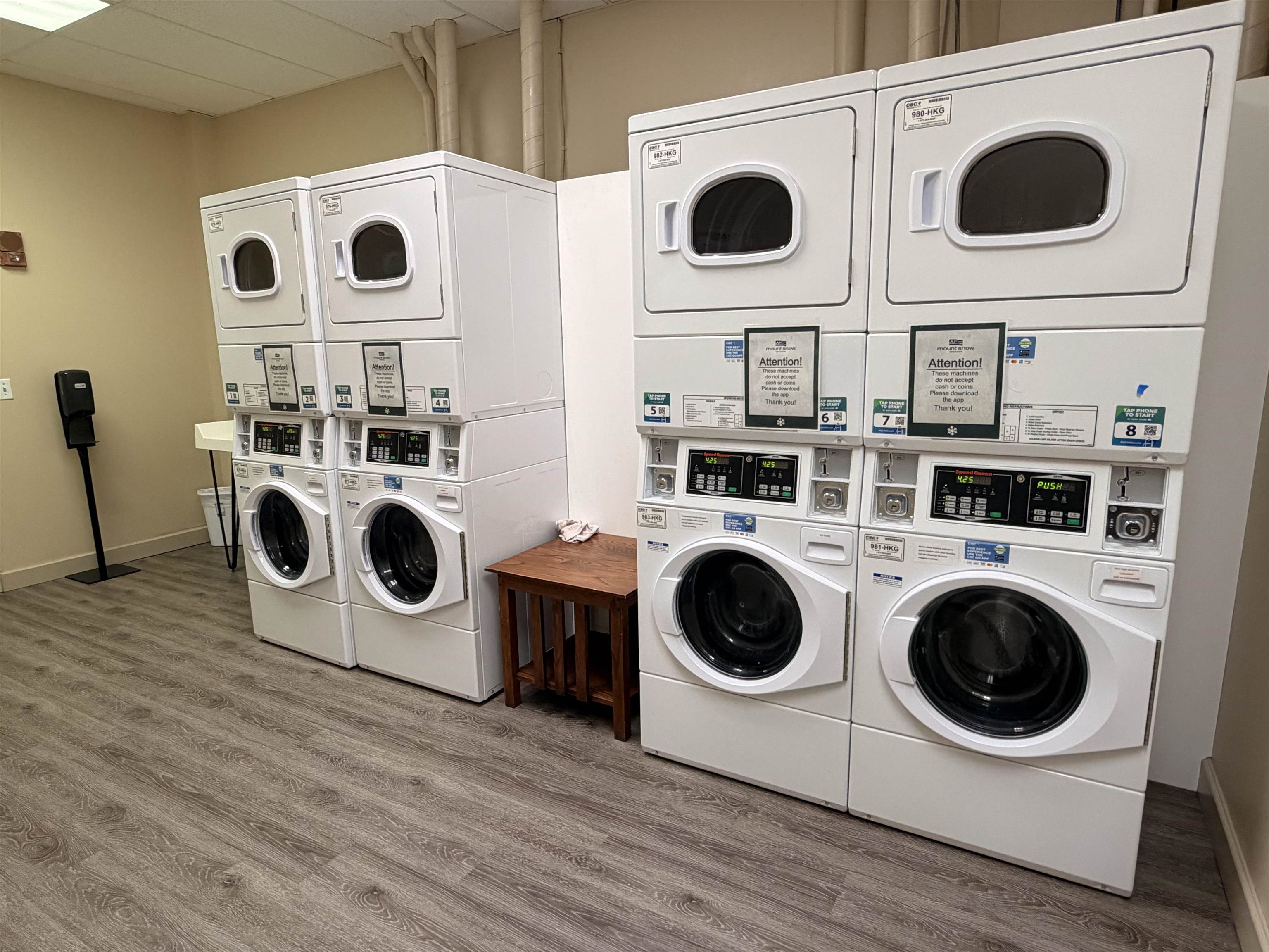 Common laundry room 26029330