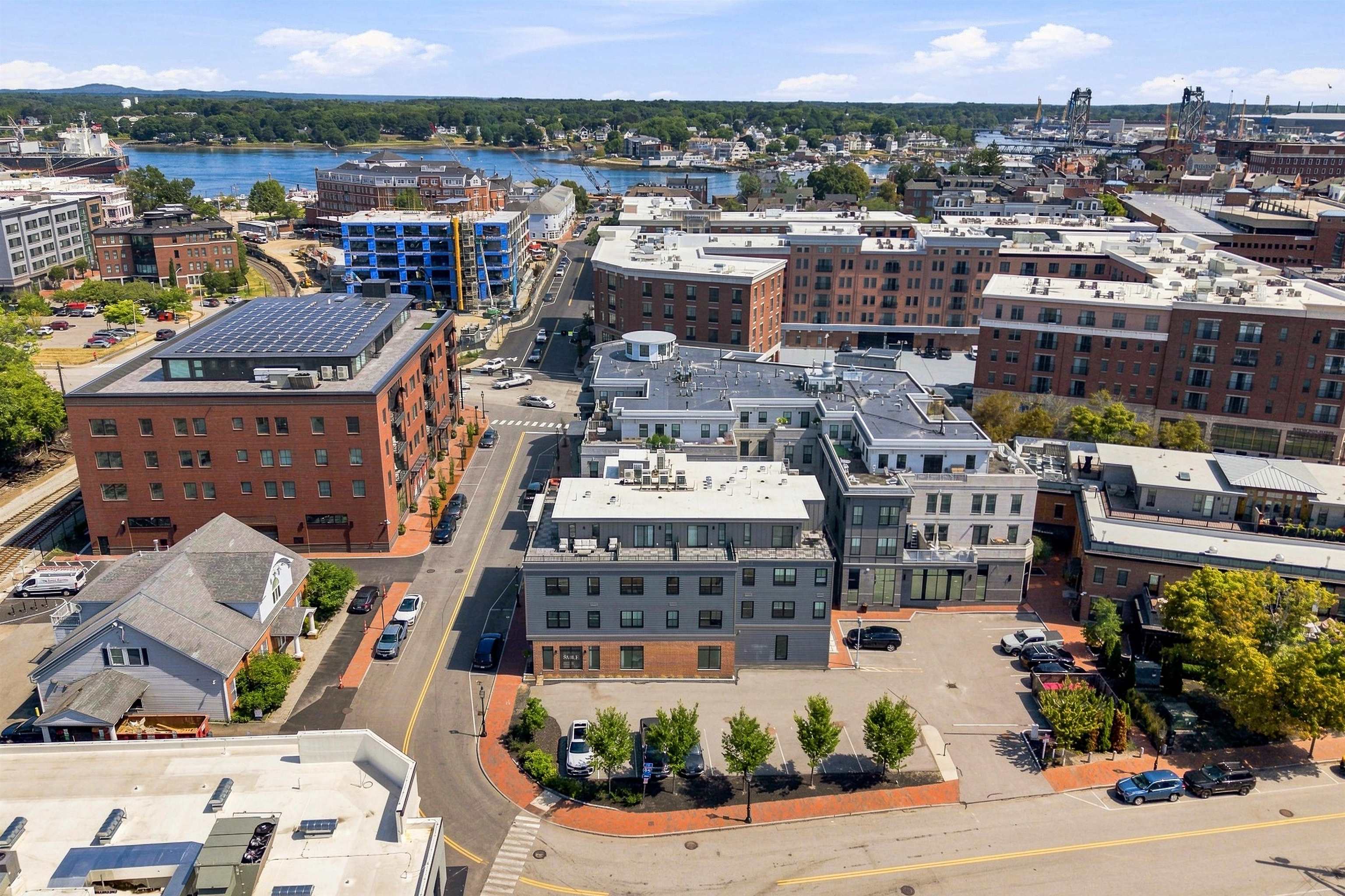 238 Deer St #401, Portsmouth, NH 03801