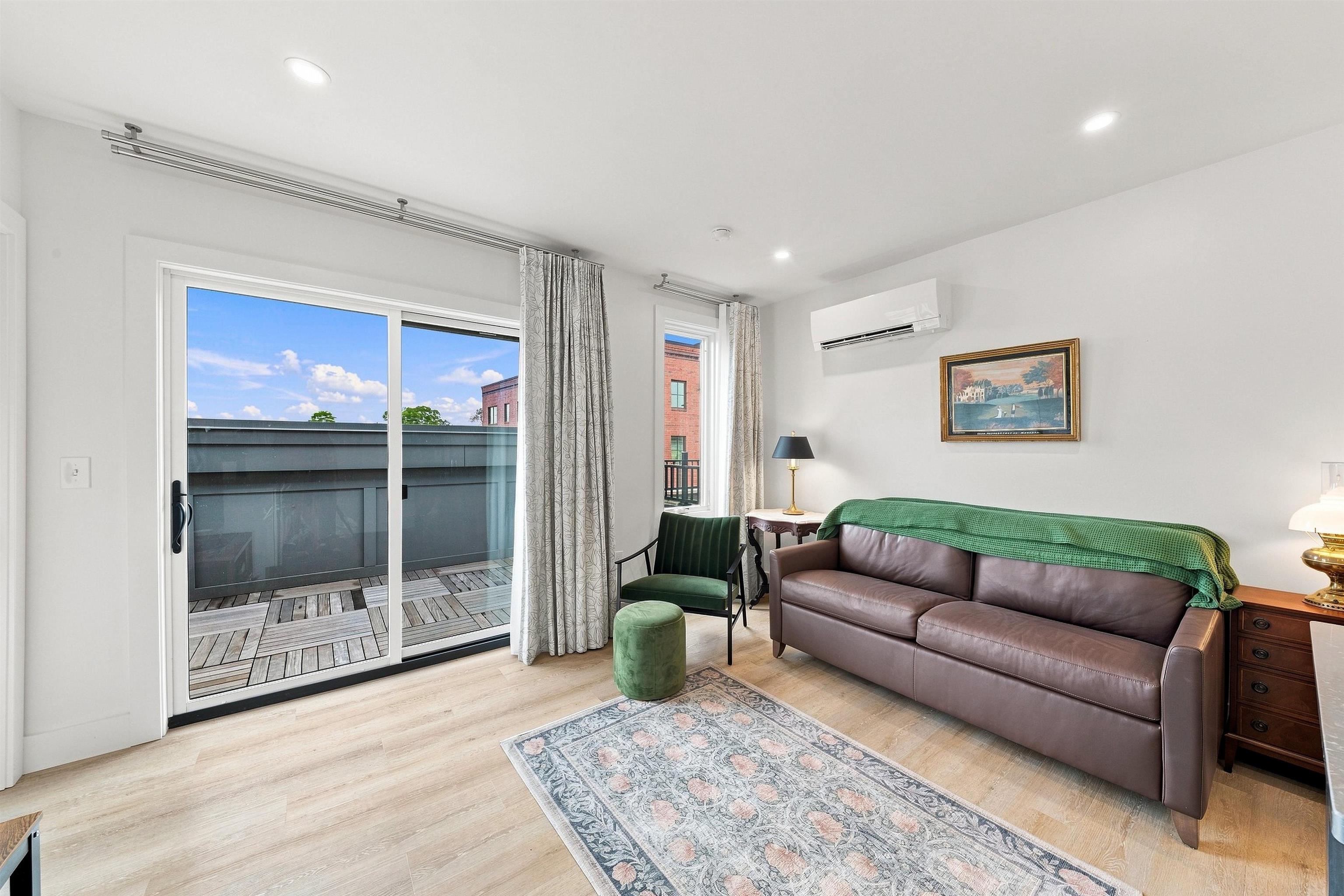 238 Deer St #401, Portsmouth, NH 03801