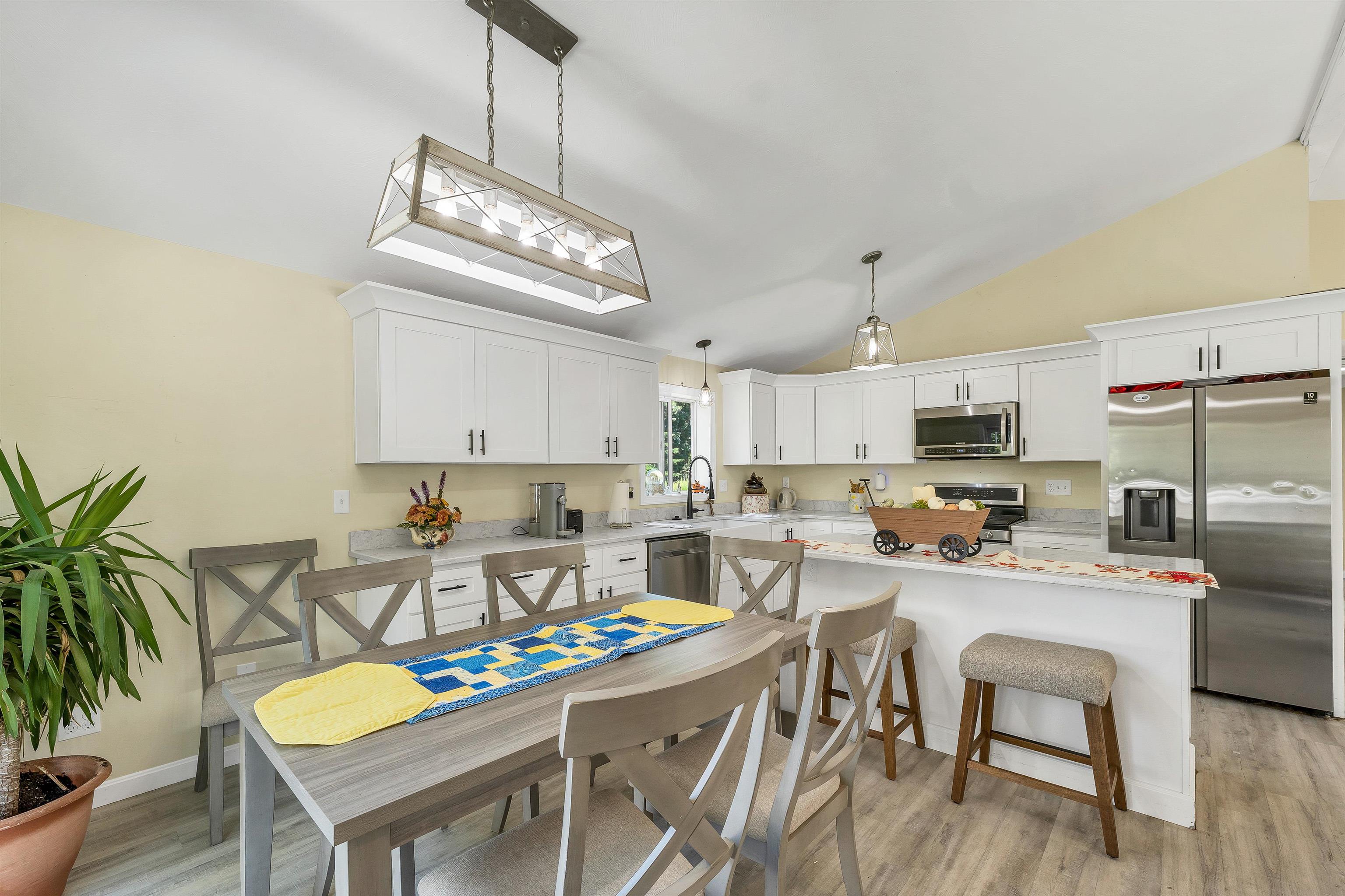 20 Adam Dr, Hudson, NH 03051