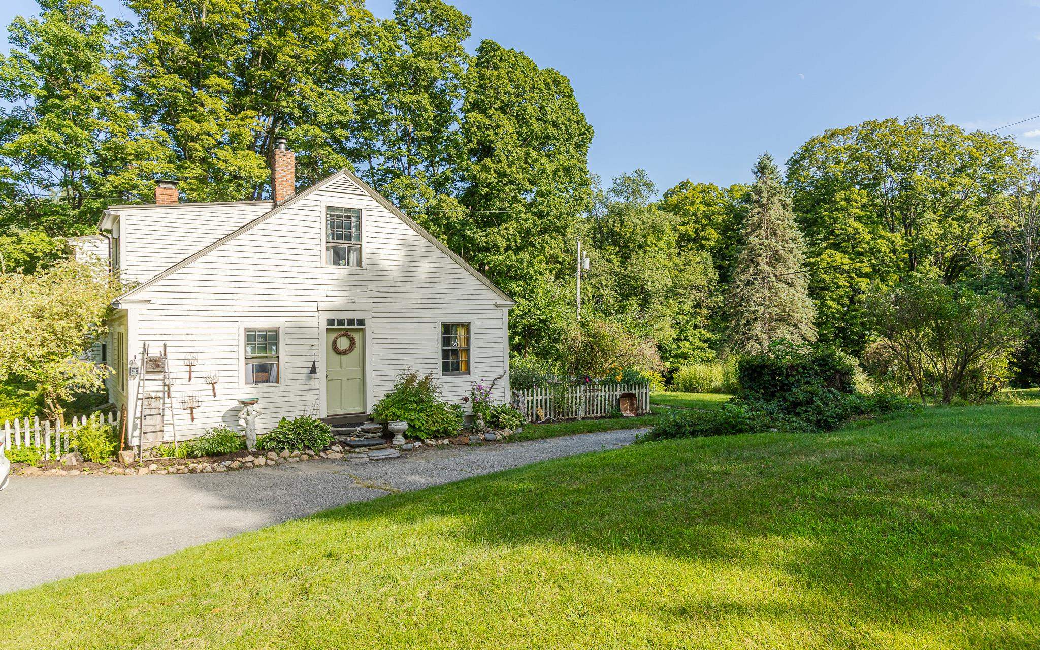 37 High St, Chesterfield, NH 03462