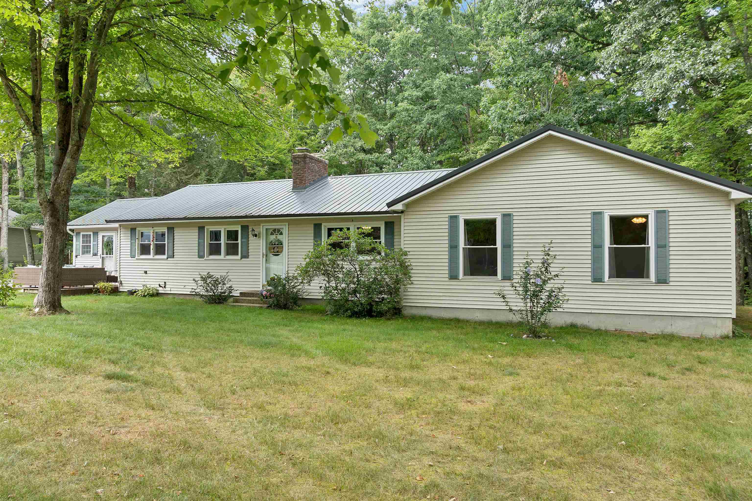 6 Ridgewood Dr, Bow, NH 03304