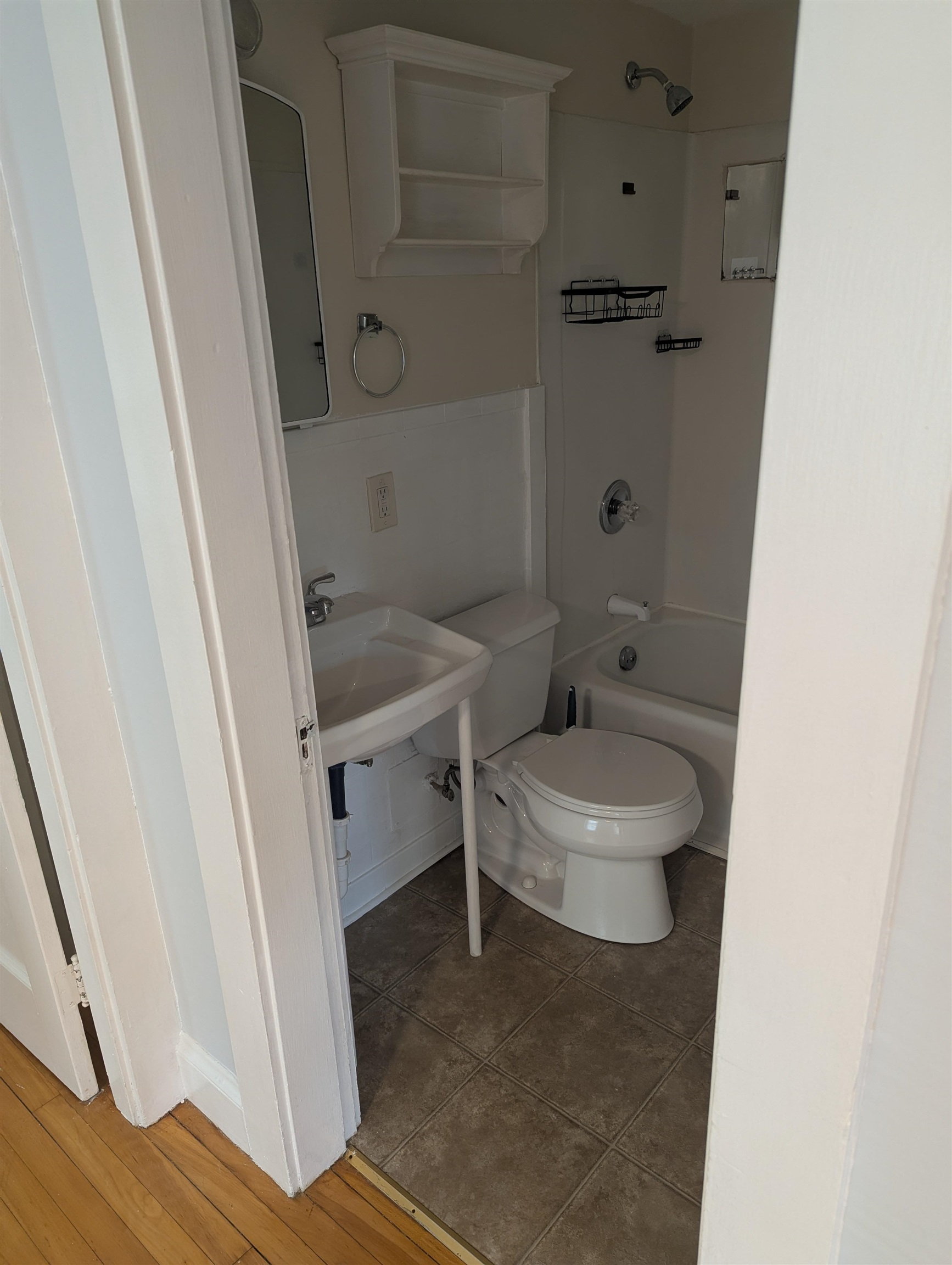 7 Mitchell Pl, Laconia, NH 03246