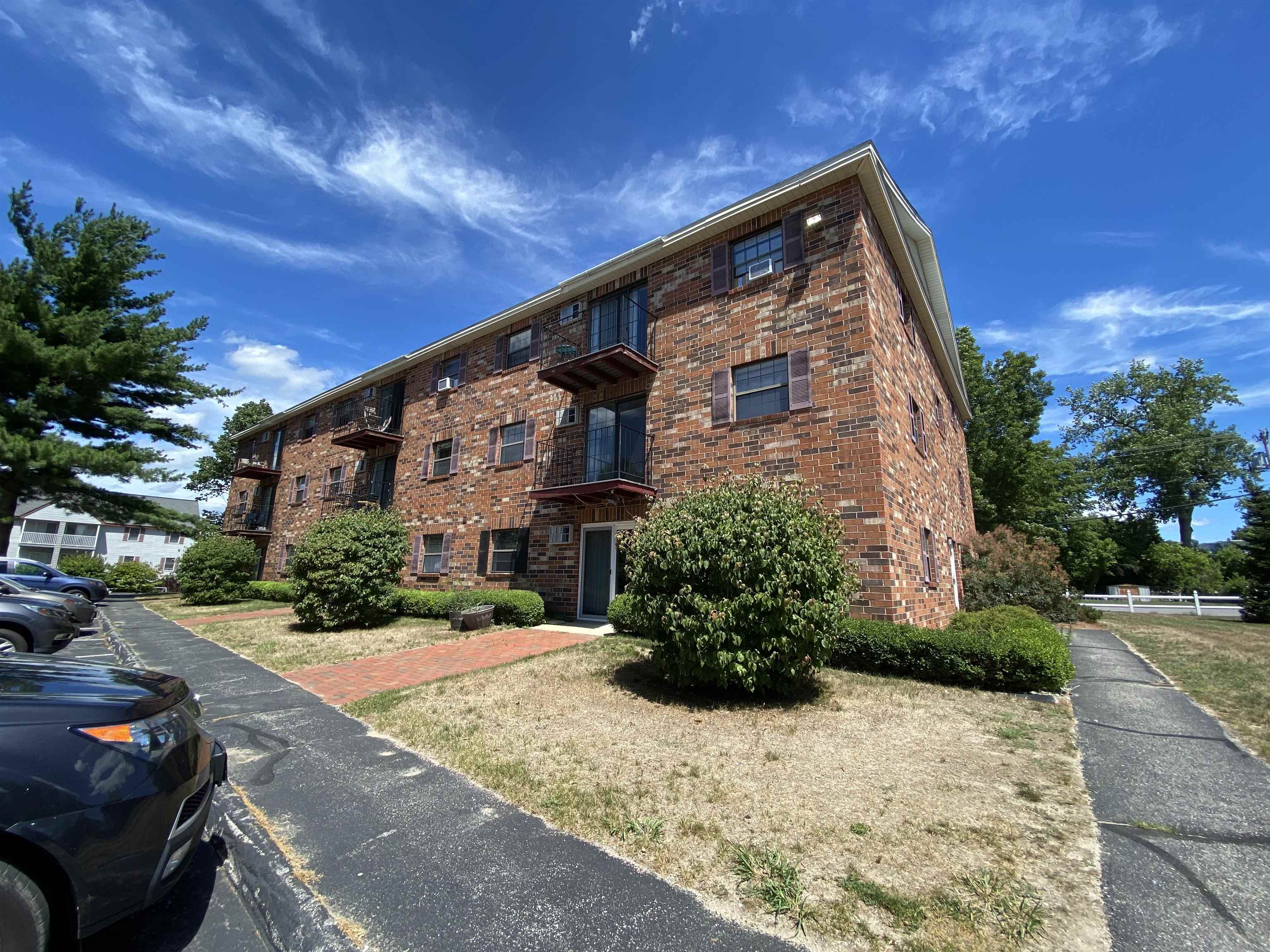 11 Railroad Ave #15, Derry, NH 03038