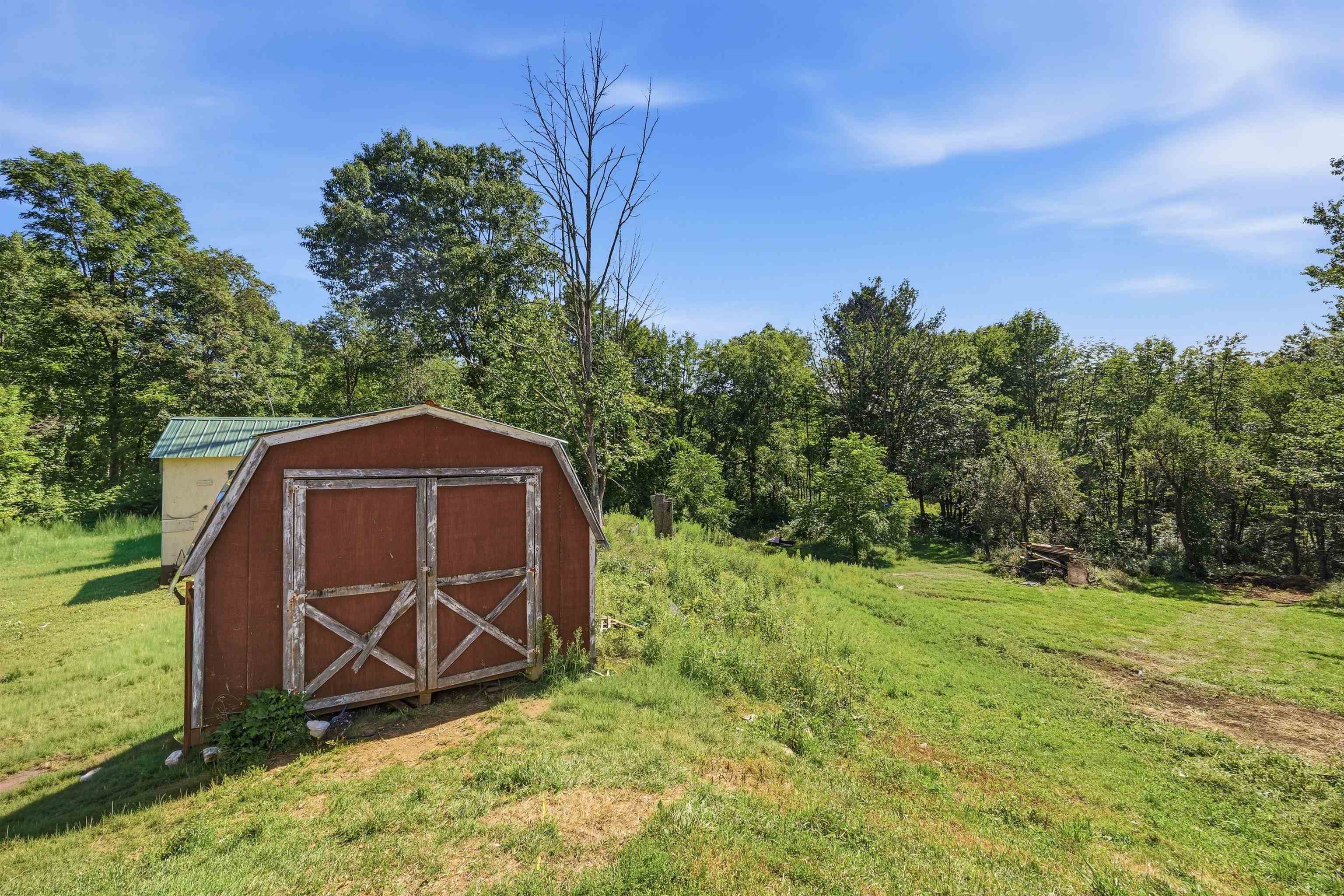 35 Thompson Rd, Pittsfield, NH 03263