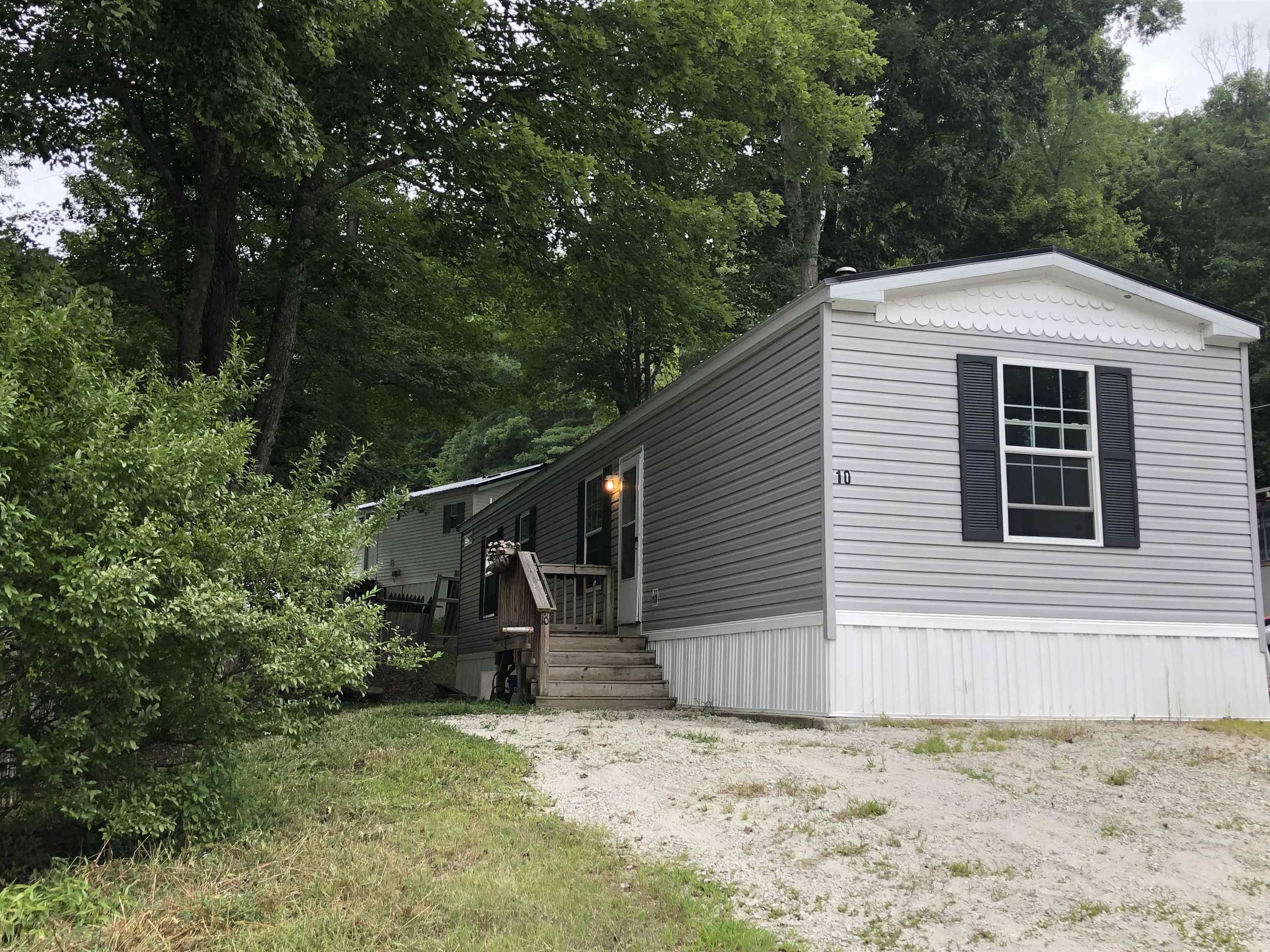 Photo 2 of Manufactured home for sale at 10 Monroe Ave, Allenstown, NH 03275 | MLS# 5105956 | Listing updated on 2026-09-12