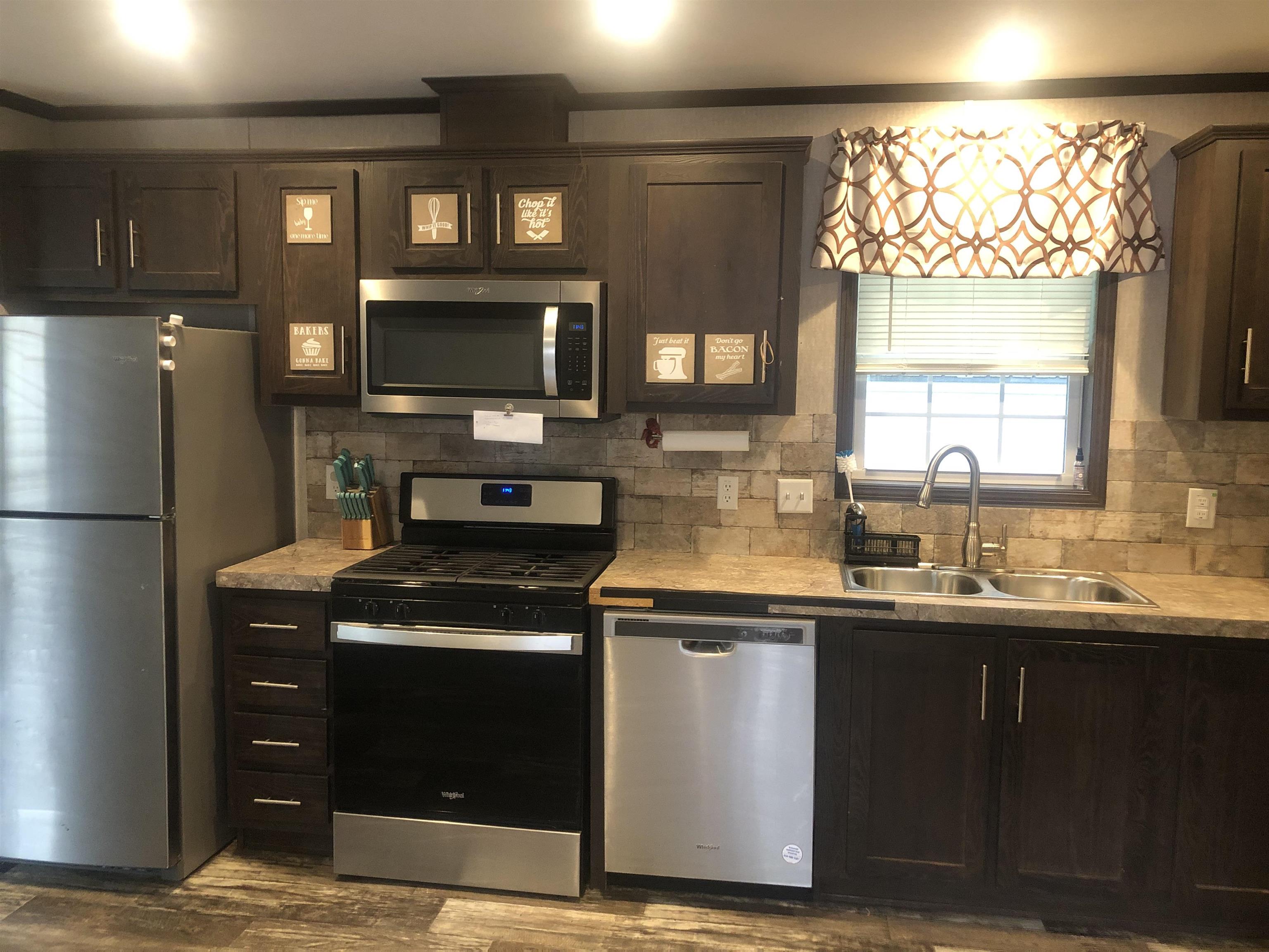 Photo 3 of Manufactured home for sale at 10 Monroe Ave, Allenstown, NH 03275 | MLS# 5105956 | Listing updated on 2026-09-12