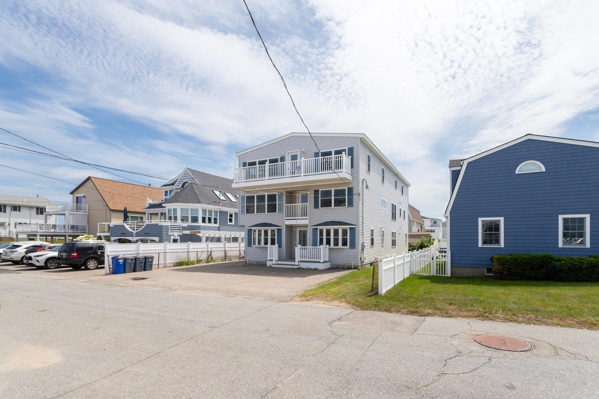 2 Groveland St, Seabrook, NH 03874