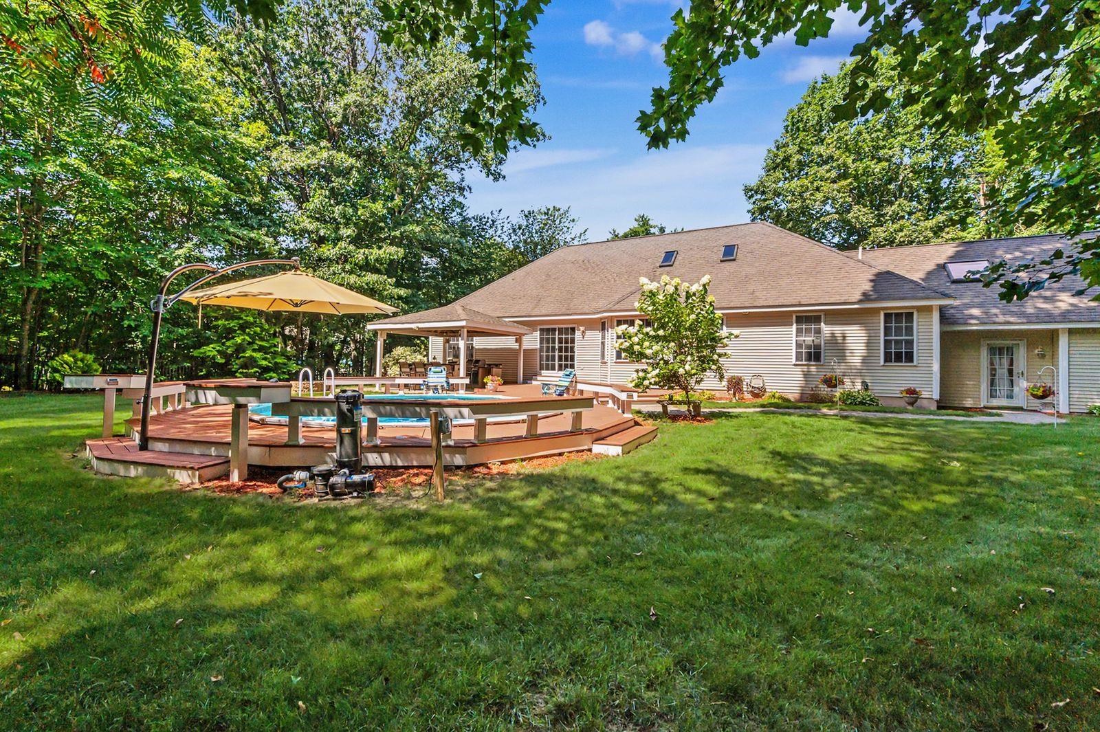 5 Cardinal Cir, Derry, NH 03038