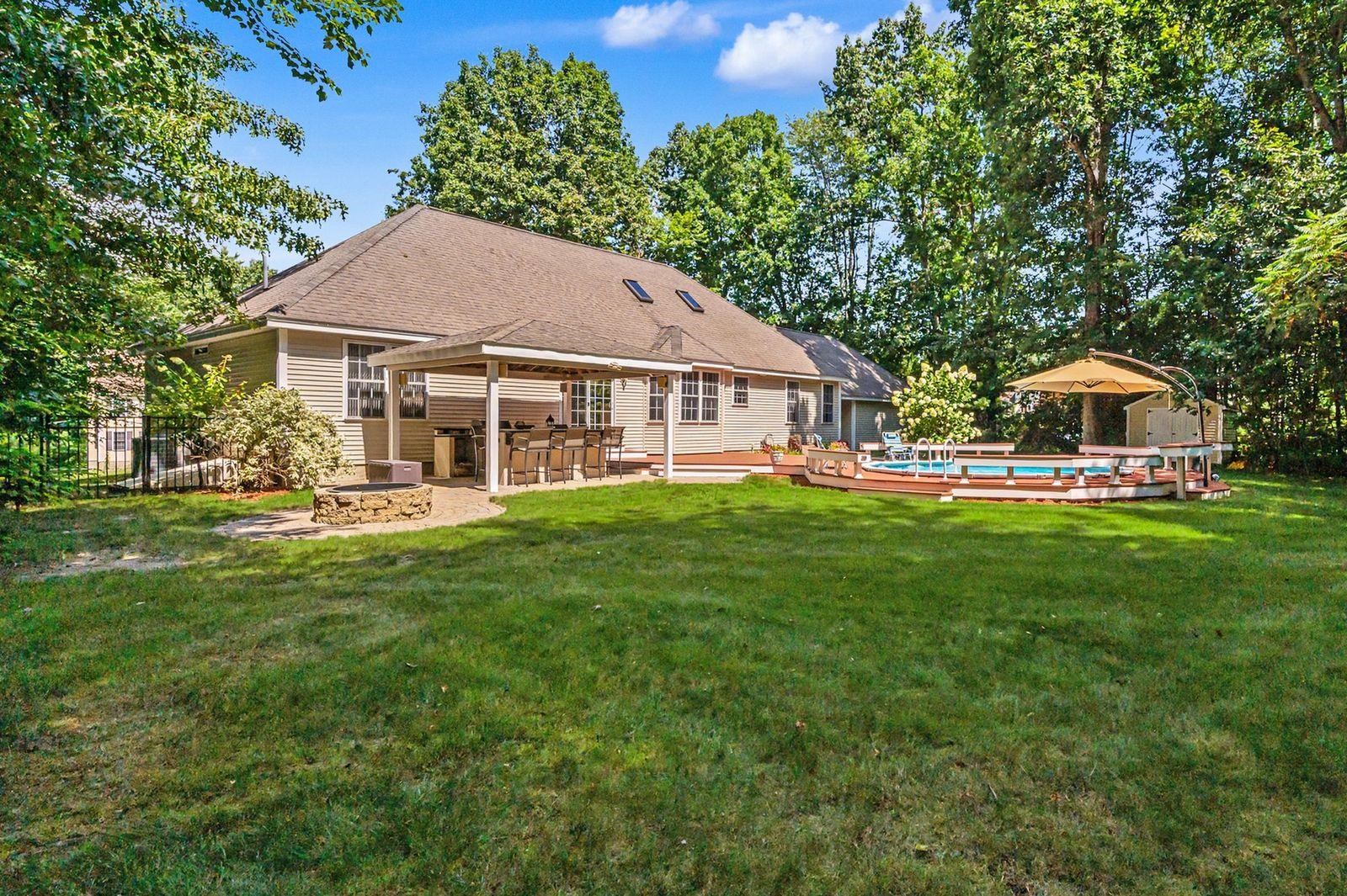 5 Cardinal Cir, Derry, NH 03038