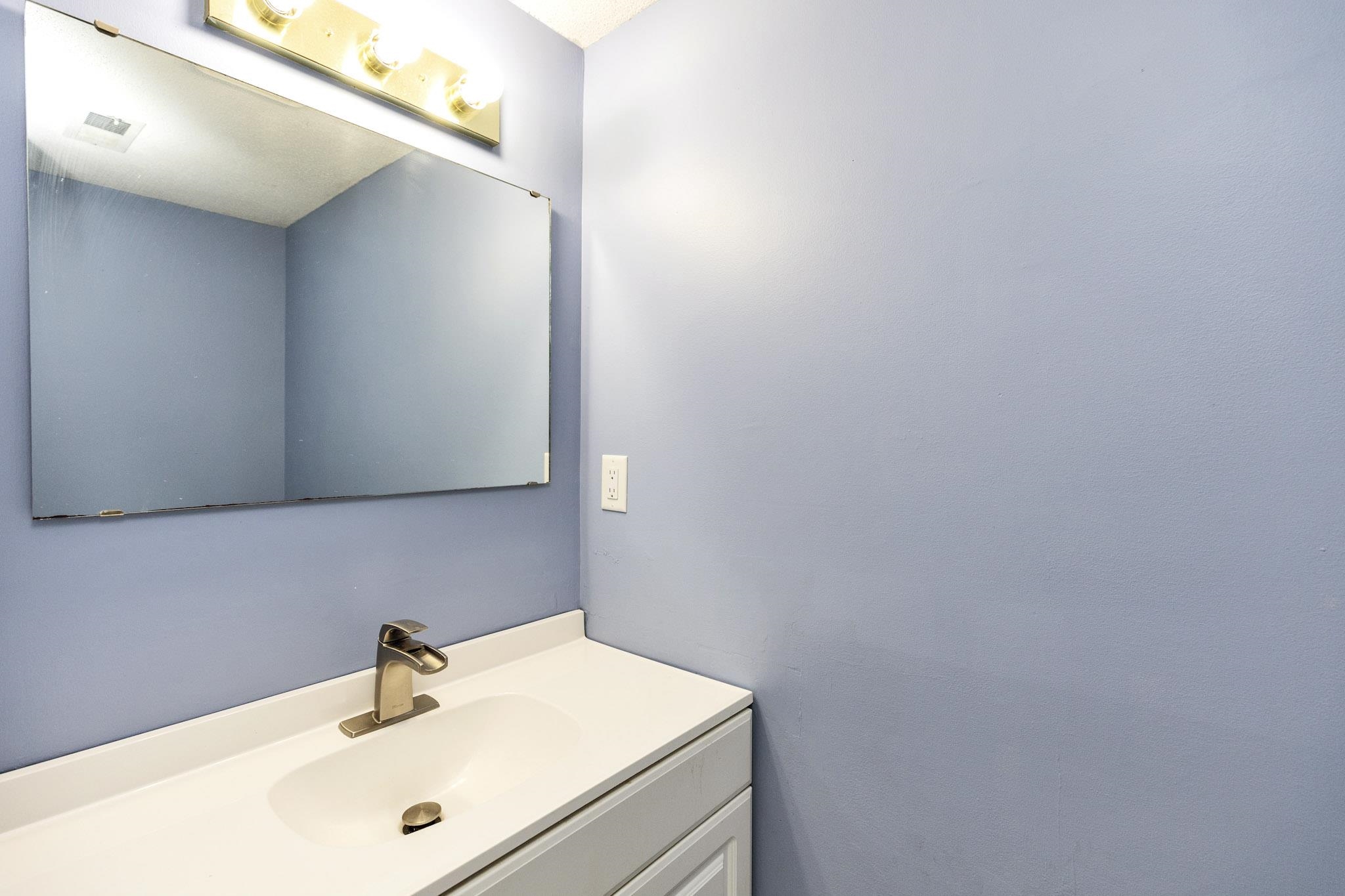 344 Elm St #6, Milford, NH 03055