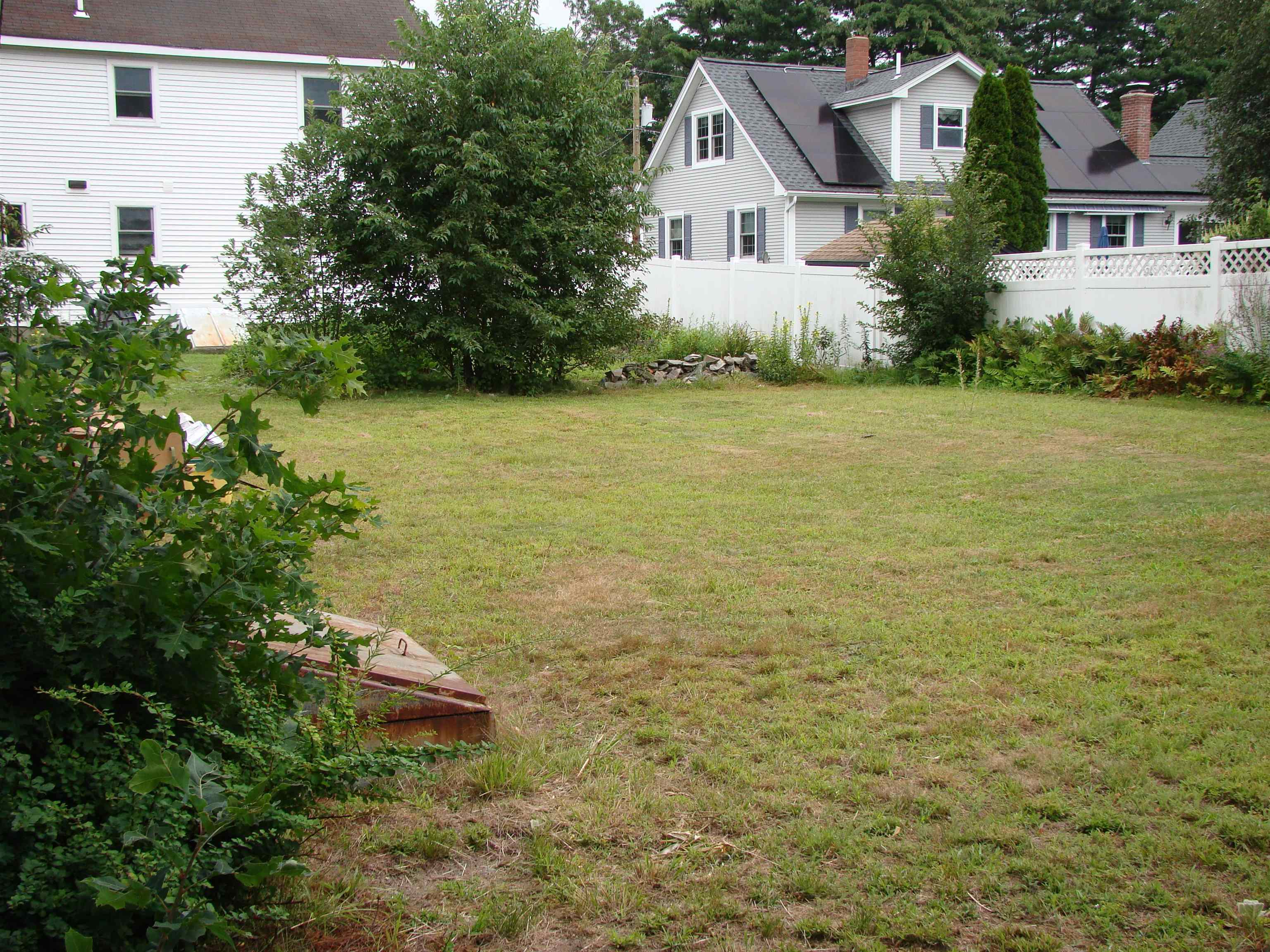 4 Robin Ln, Nashua, NH 03064
