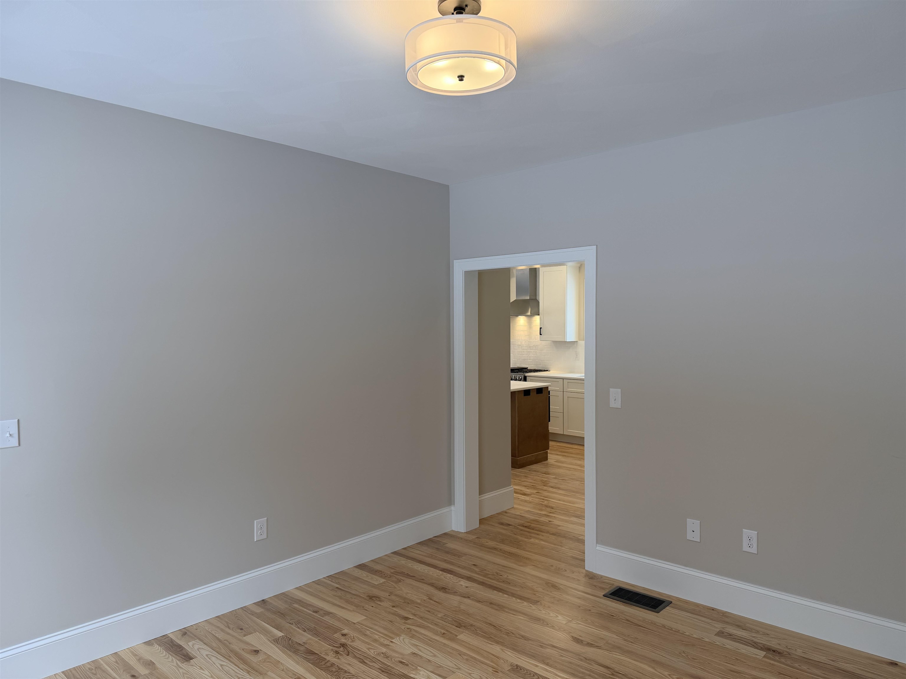 105 Seaverns Bridge Rd, Merrimack, NH 03054