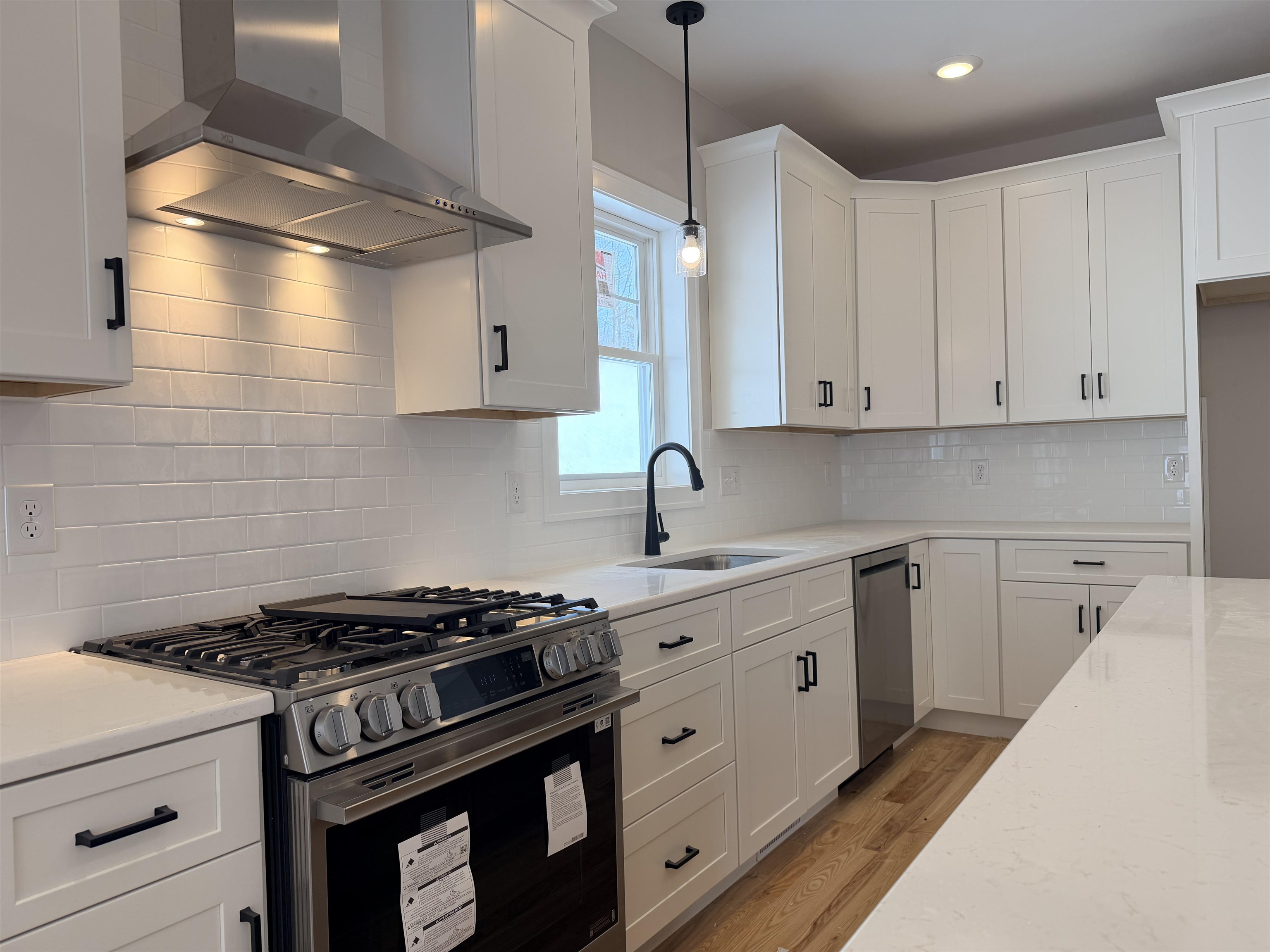 105 Seaverns Bridge Rd, Merrimack, NH 03054