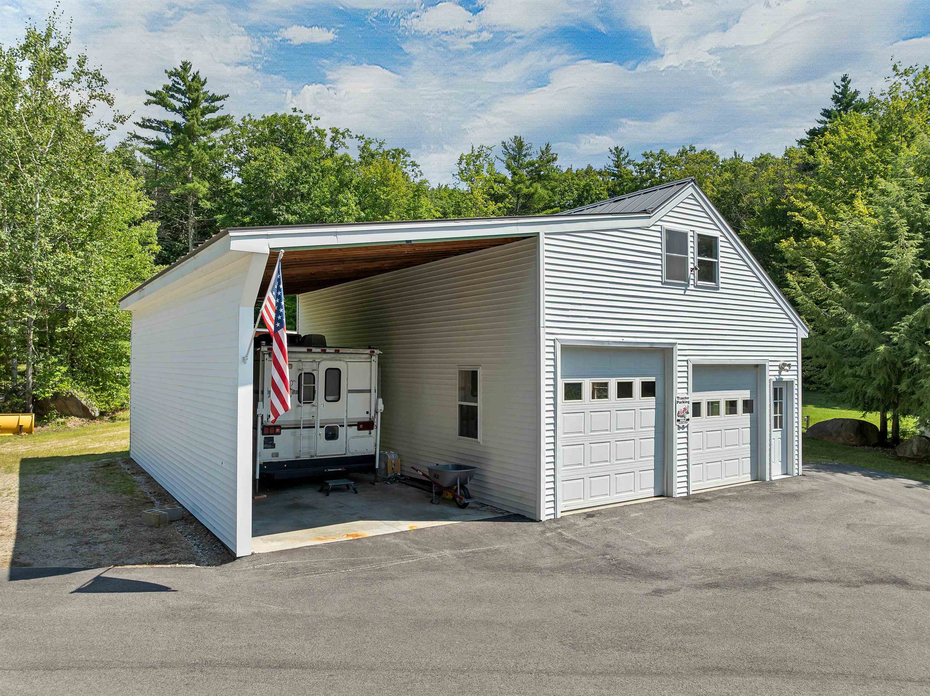 143 Middle Rd, Tuftonboro, NH 03816