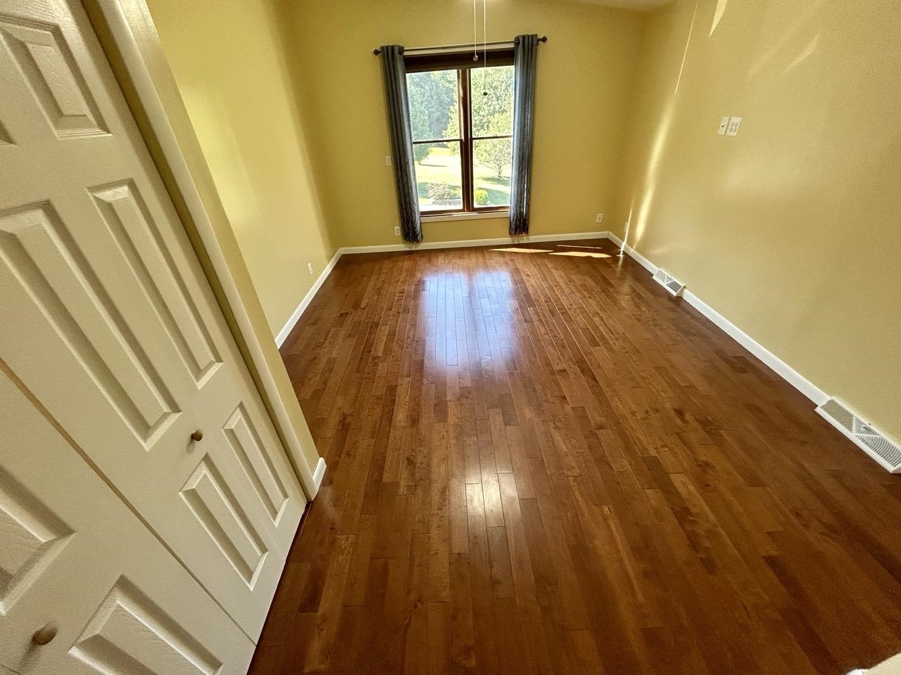 Large Bedroom