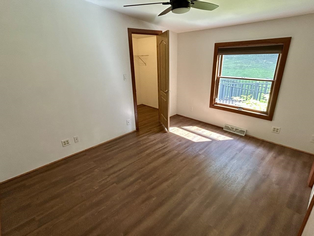 Bedroom with Walk-in Closet