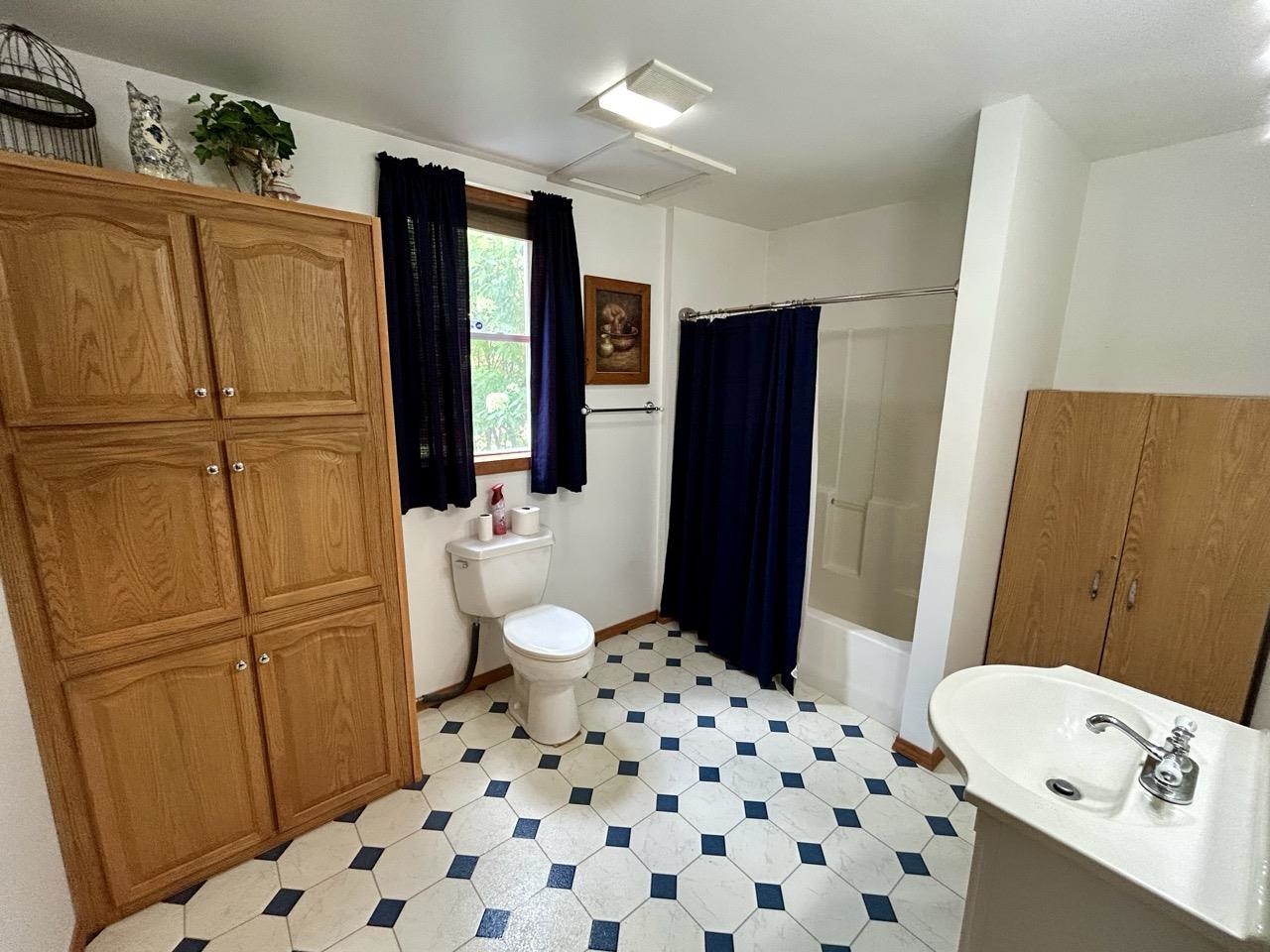 Lower Level Full Bath