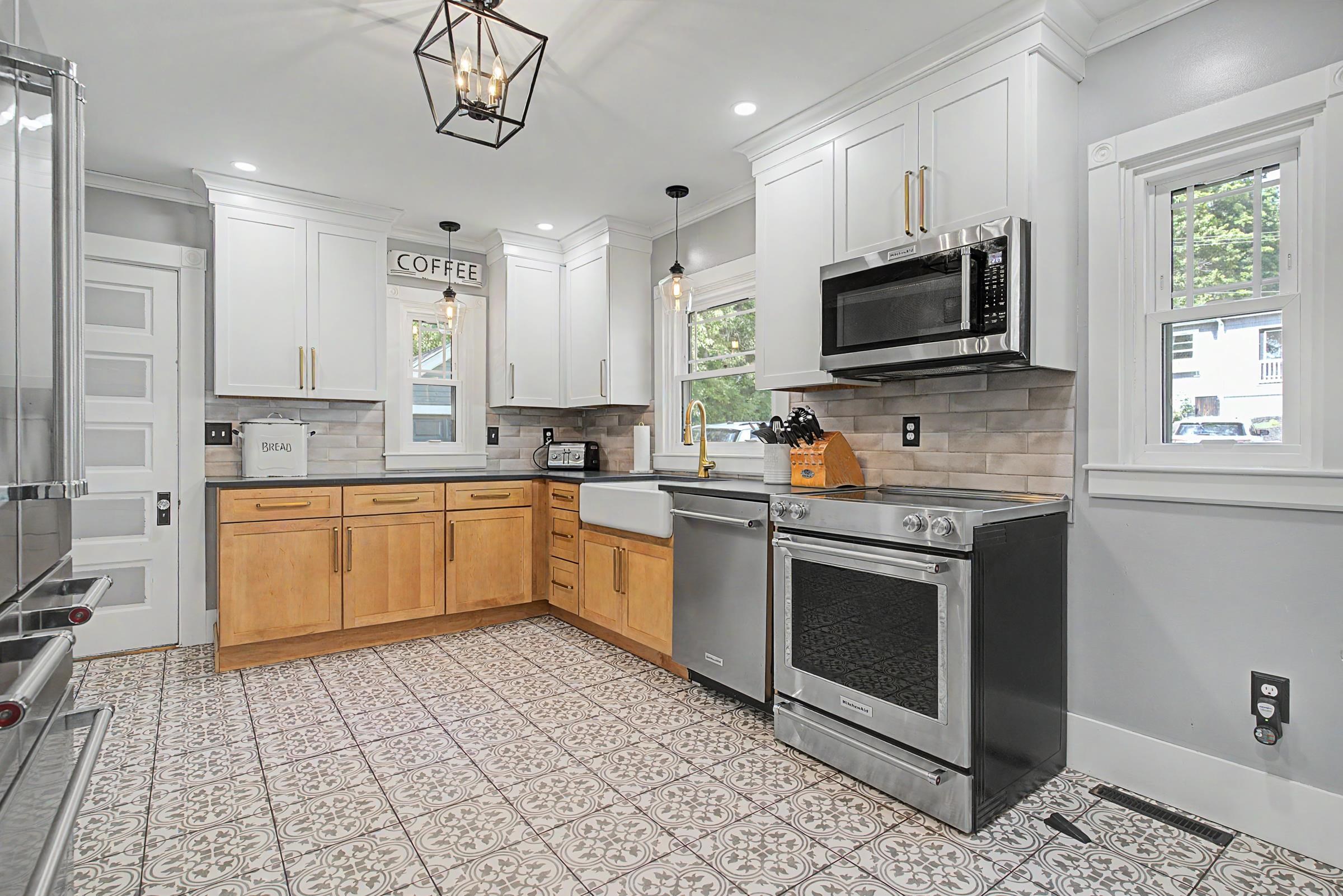 138 Broadway, Dover, NH 03820