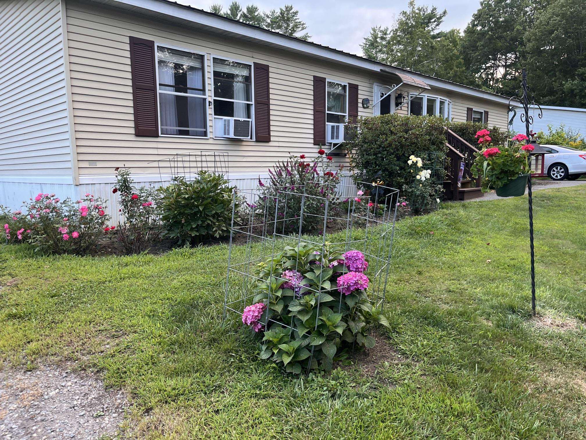 5 Karen Pl, Claremont, NH 03743