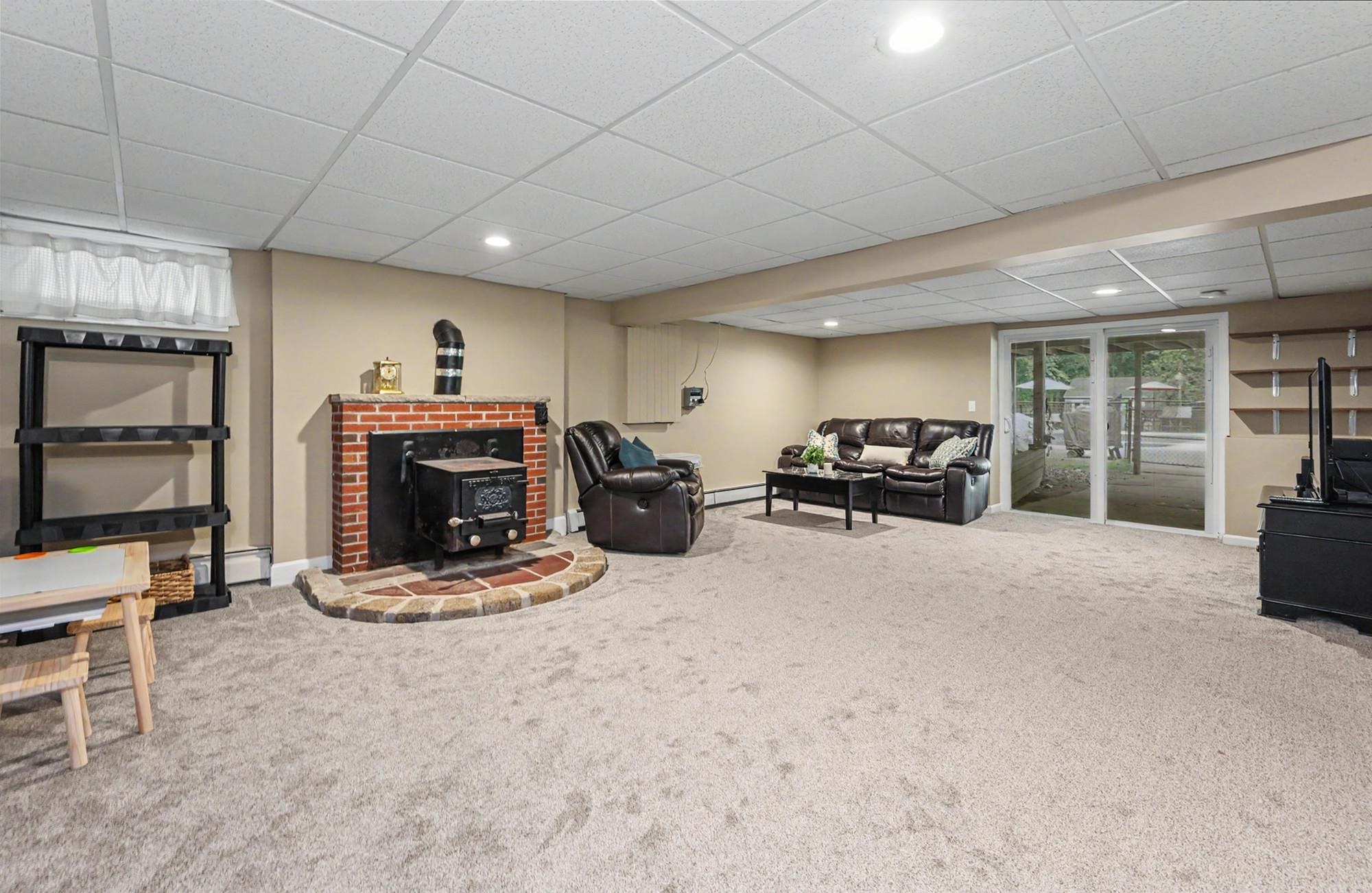26 Hawthorne Dr, Atkinson, NH 03811