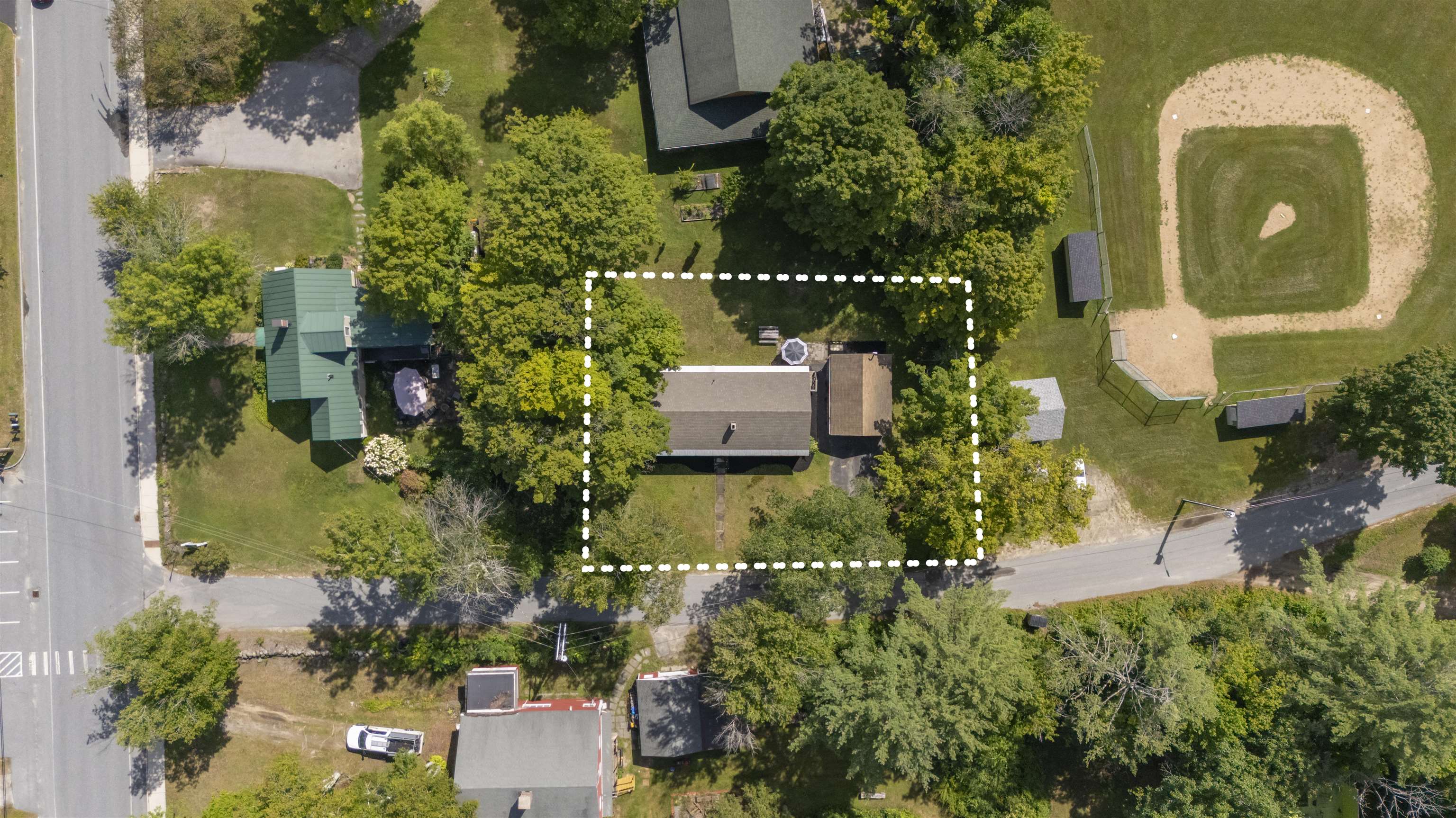 8 Cilley Ln, Bradford, NH 03221